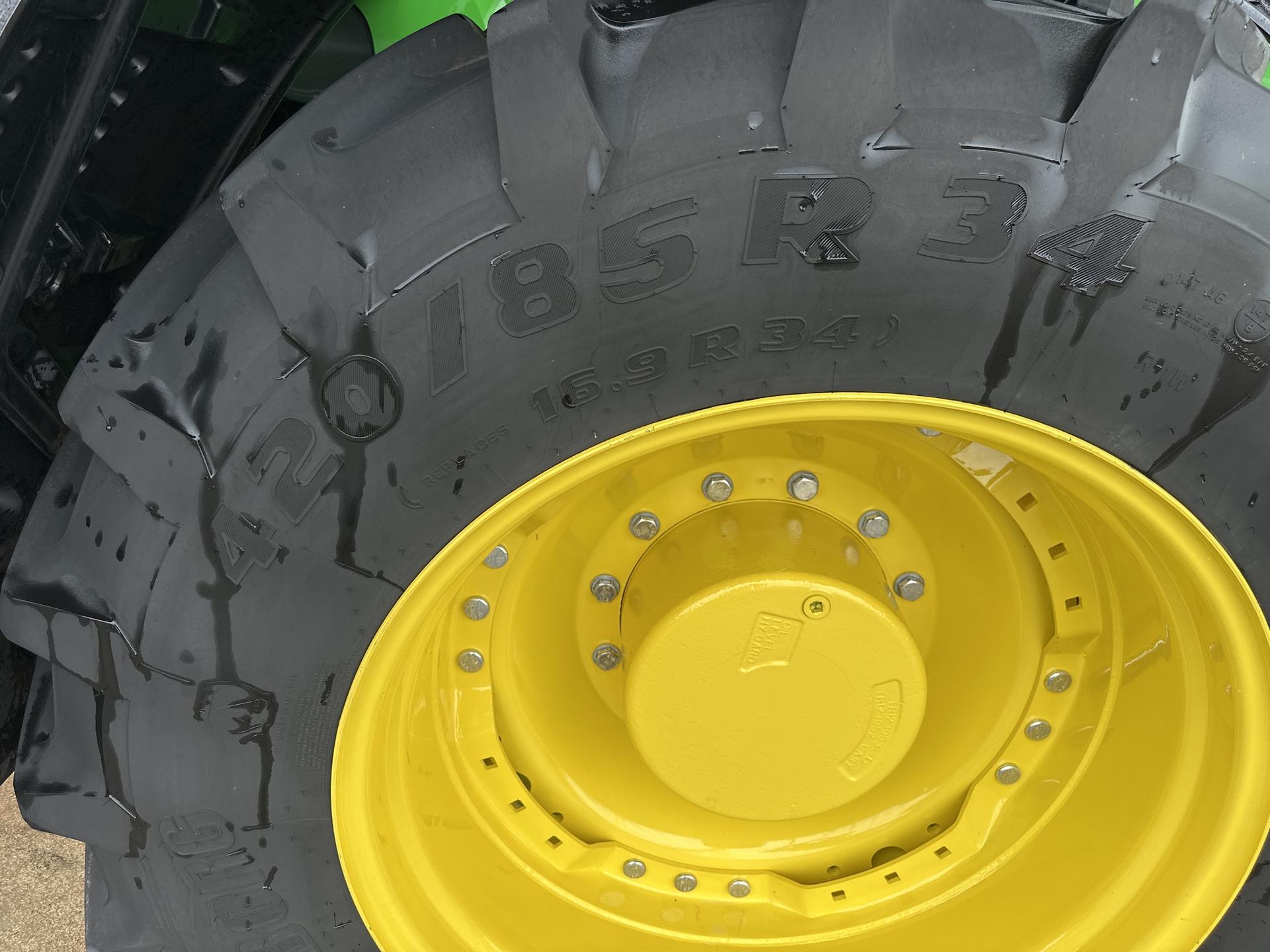 2023 John Deere 7R 230 Image