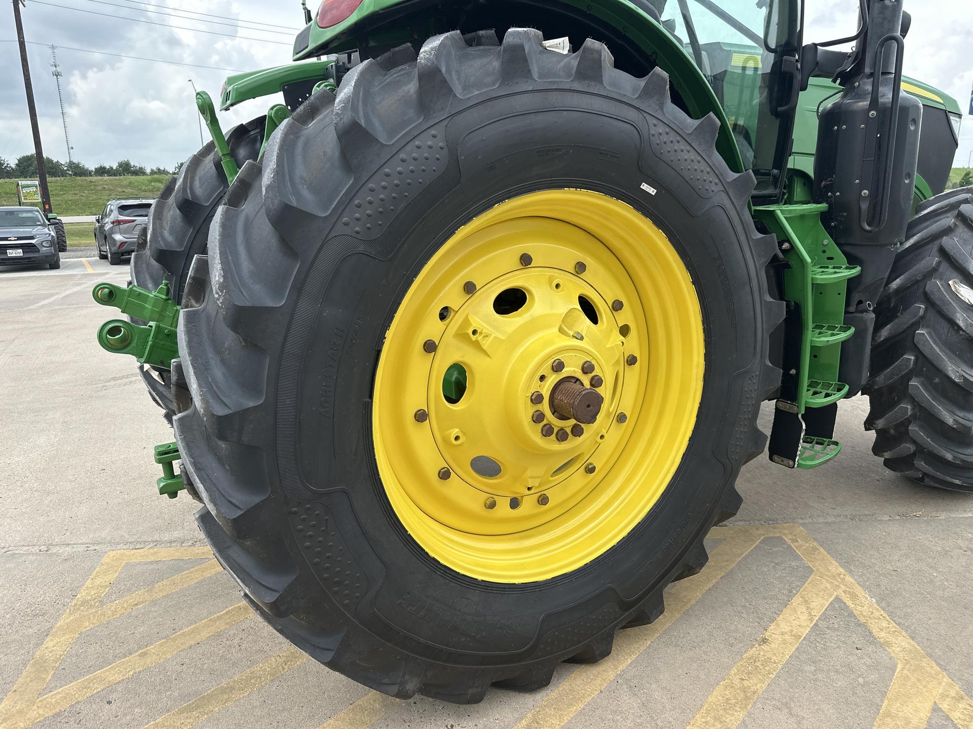 2019 John Deere 6175R Image