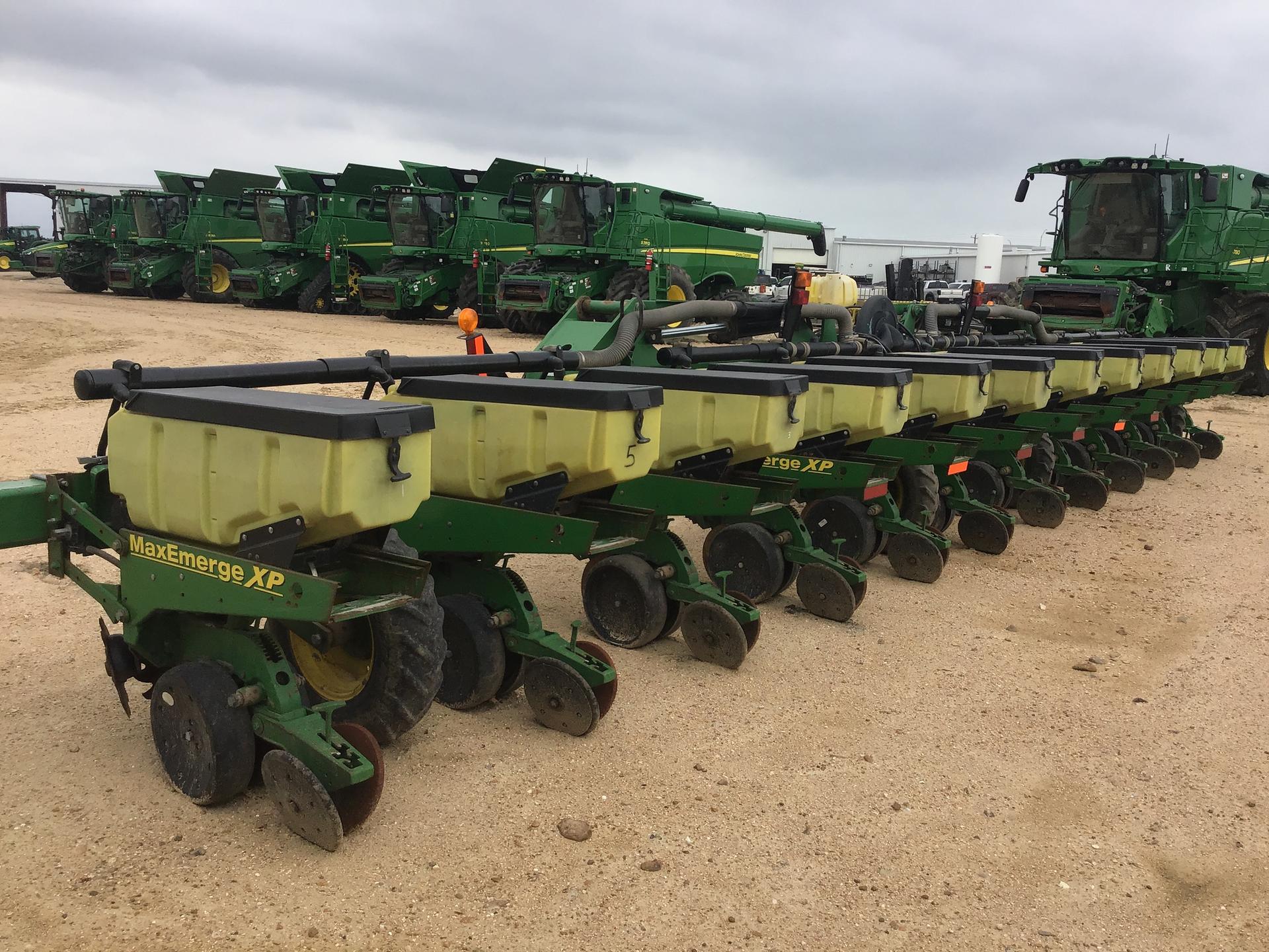 2011 John Deere 1720 Image