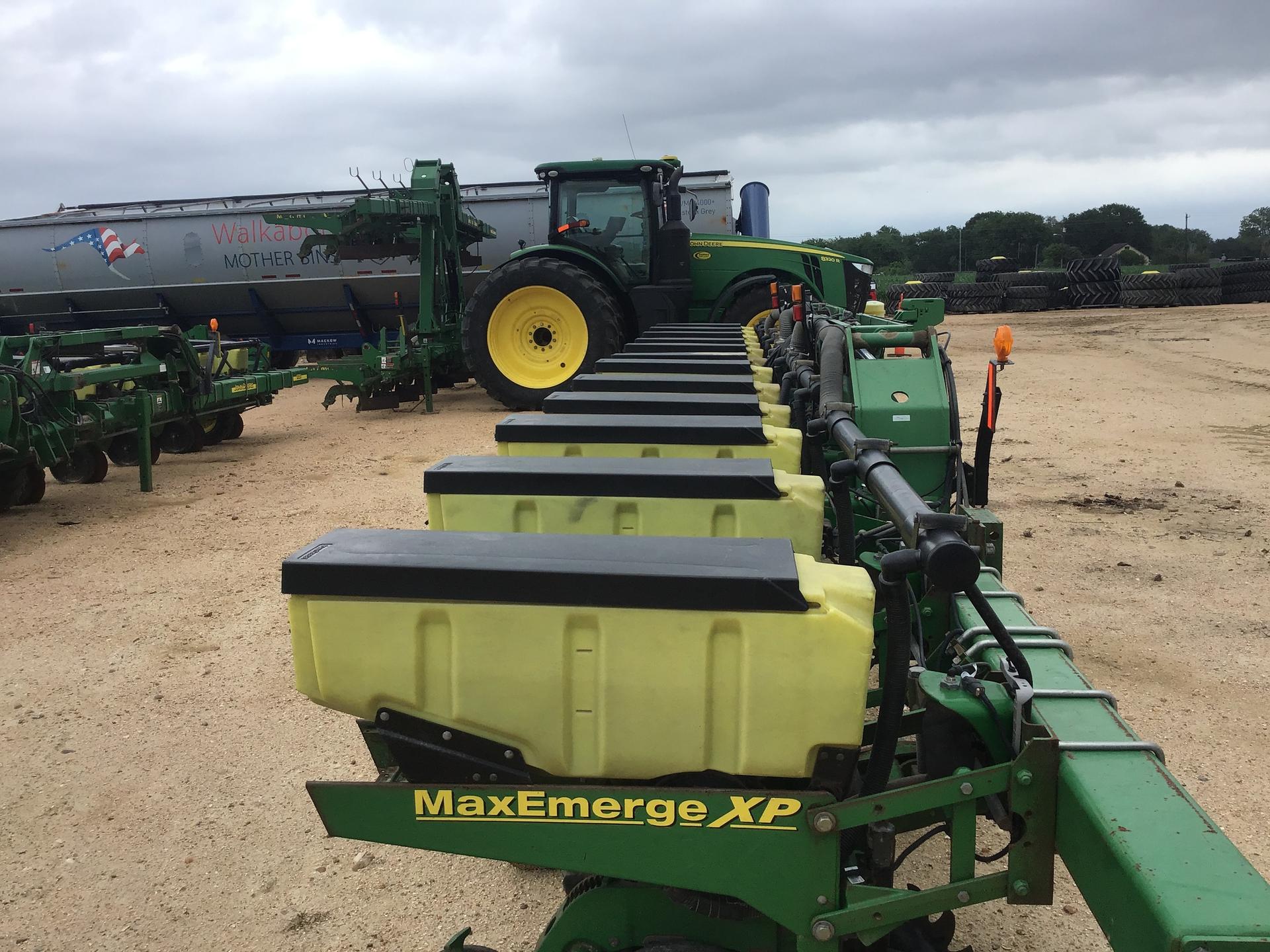 2011 John Deere 1720 Image