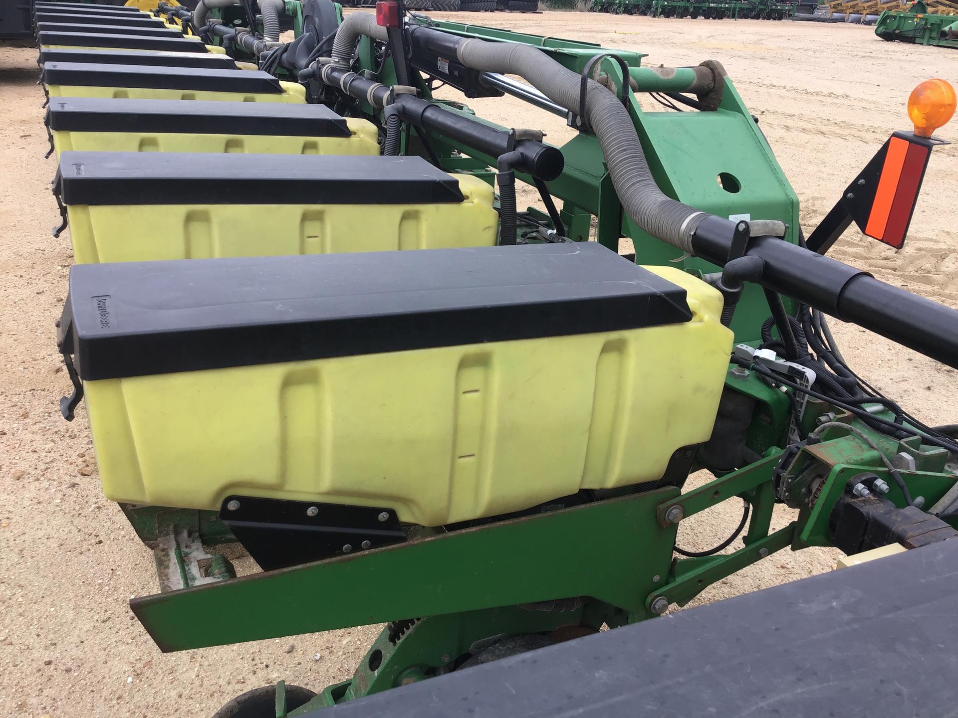2011 John Deere 1720 Image