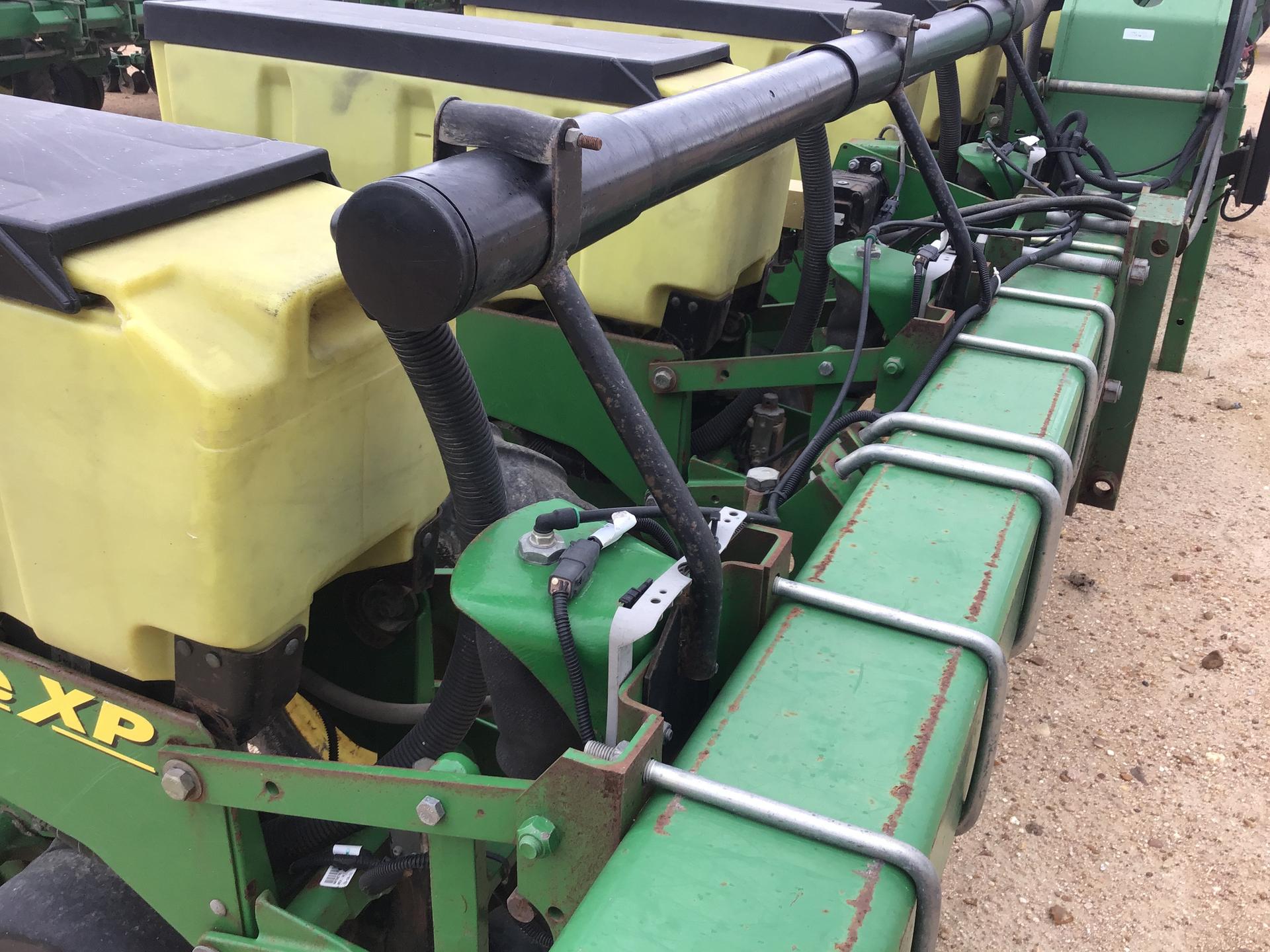 2011 John Deere 1720 Image