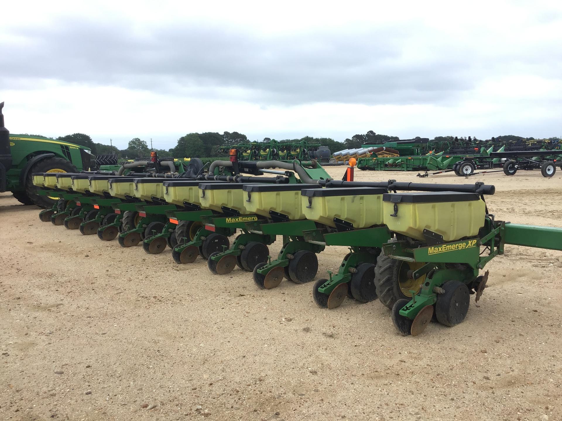 2011 John Deere 1720 Image