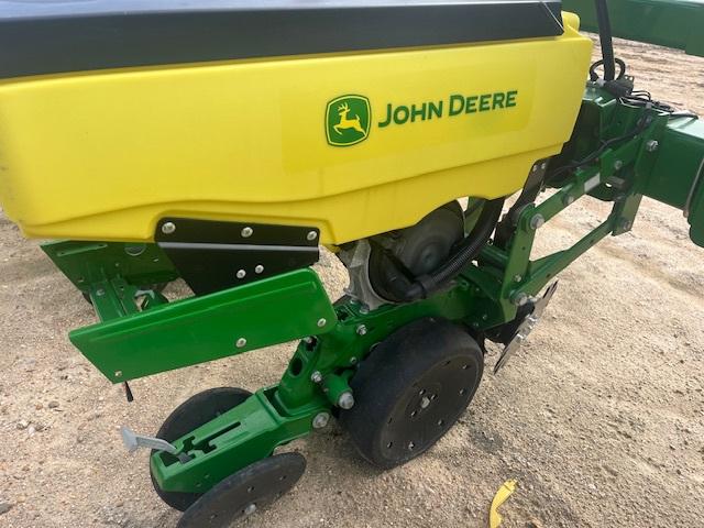 2024 John Deere 1725 Image