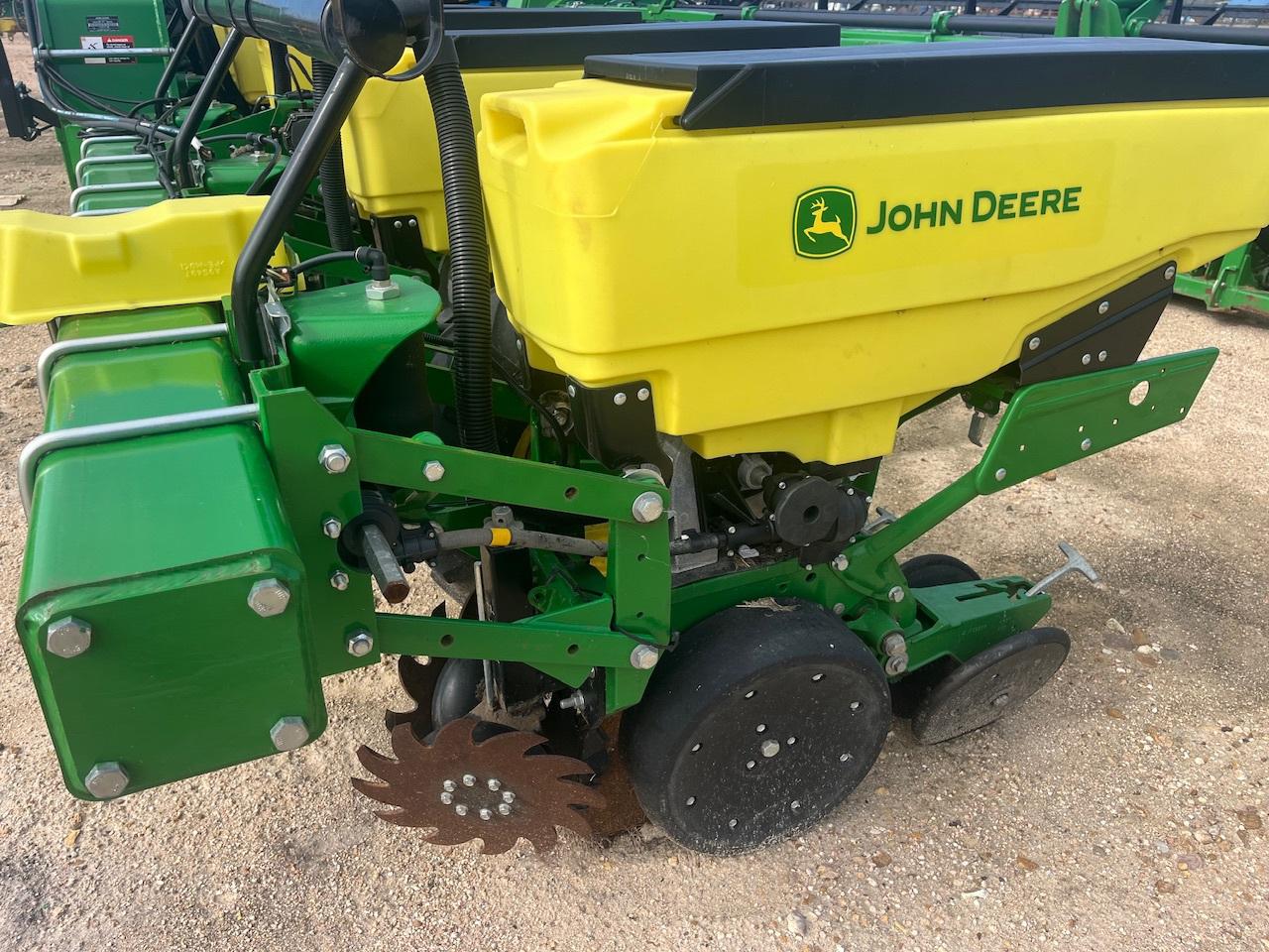 2024 John Deere 1725 Image
