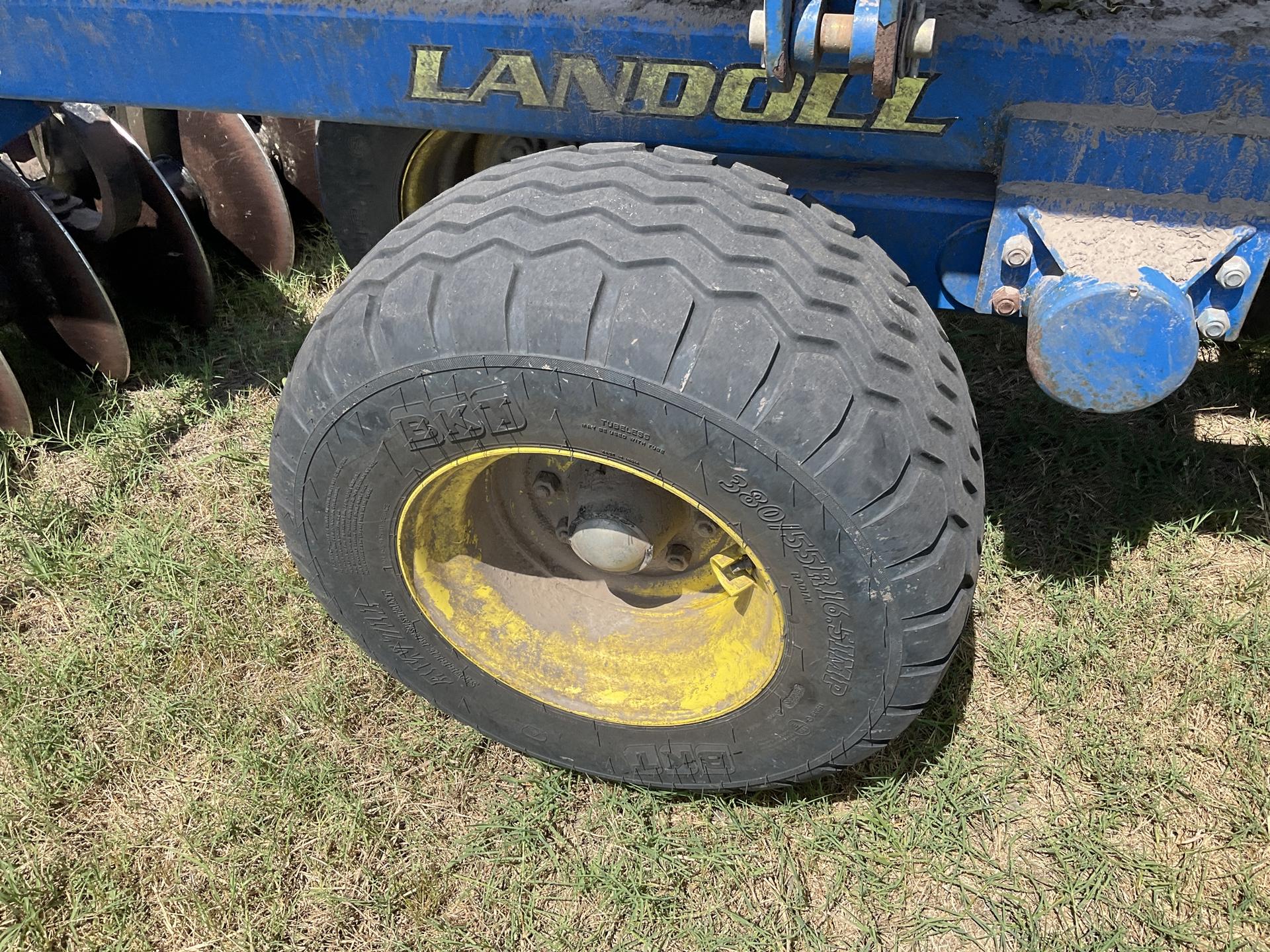 2014 Landoll 6230 Image