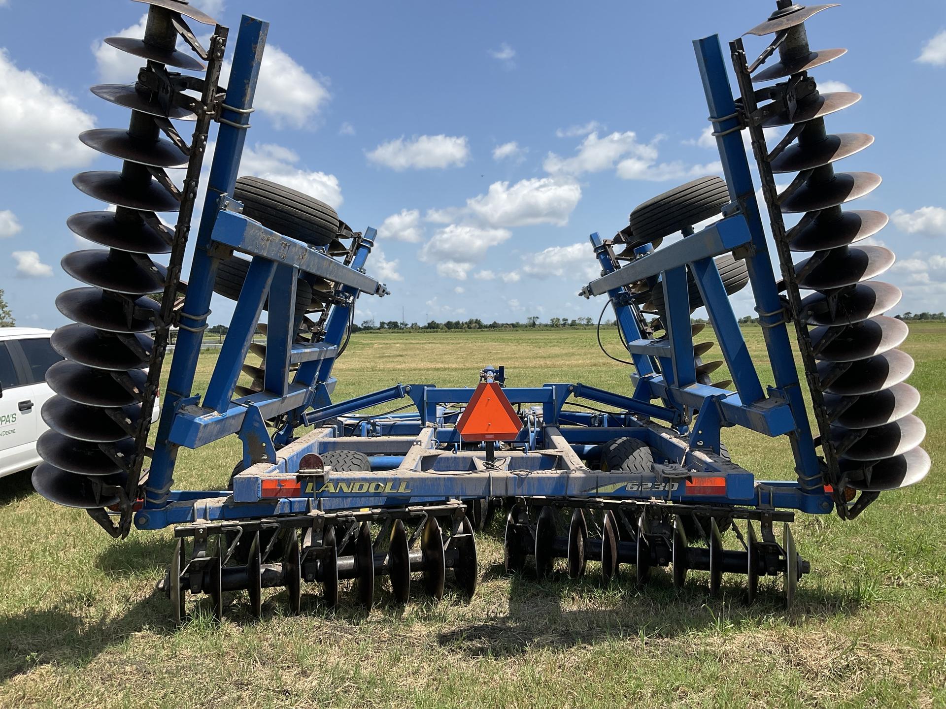 2014 Landoll 6230 Image
