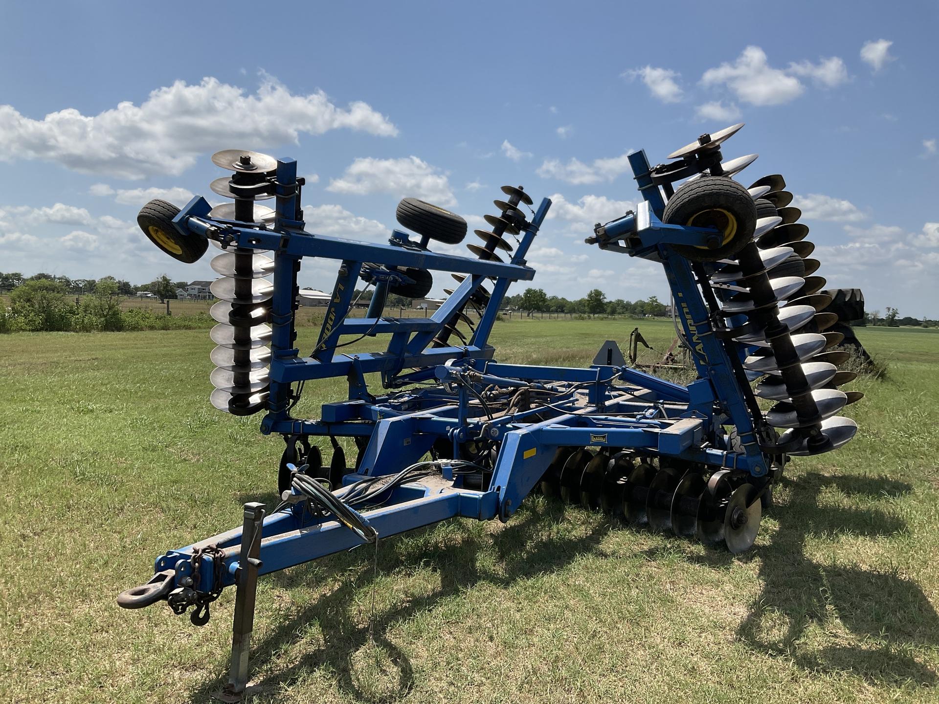 2014 Landoll 6230 Image