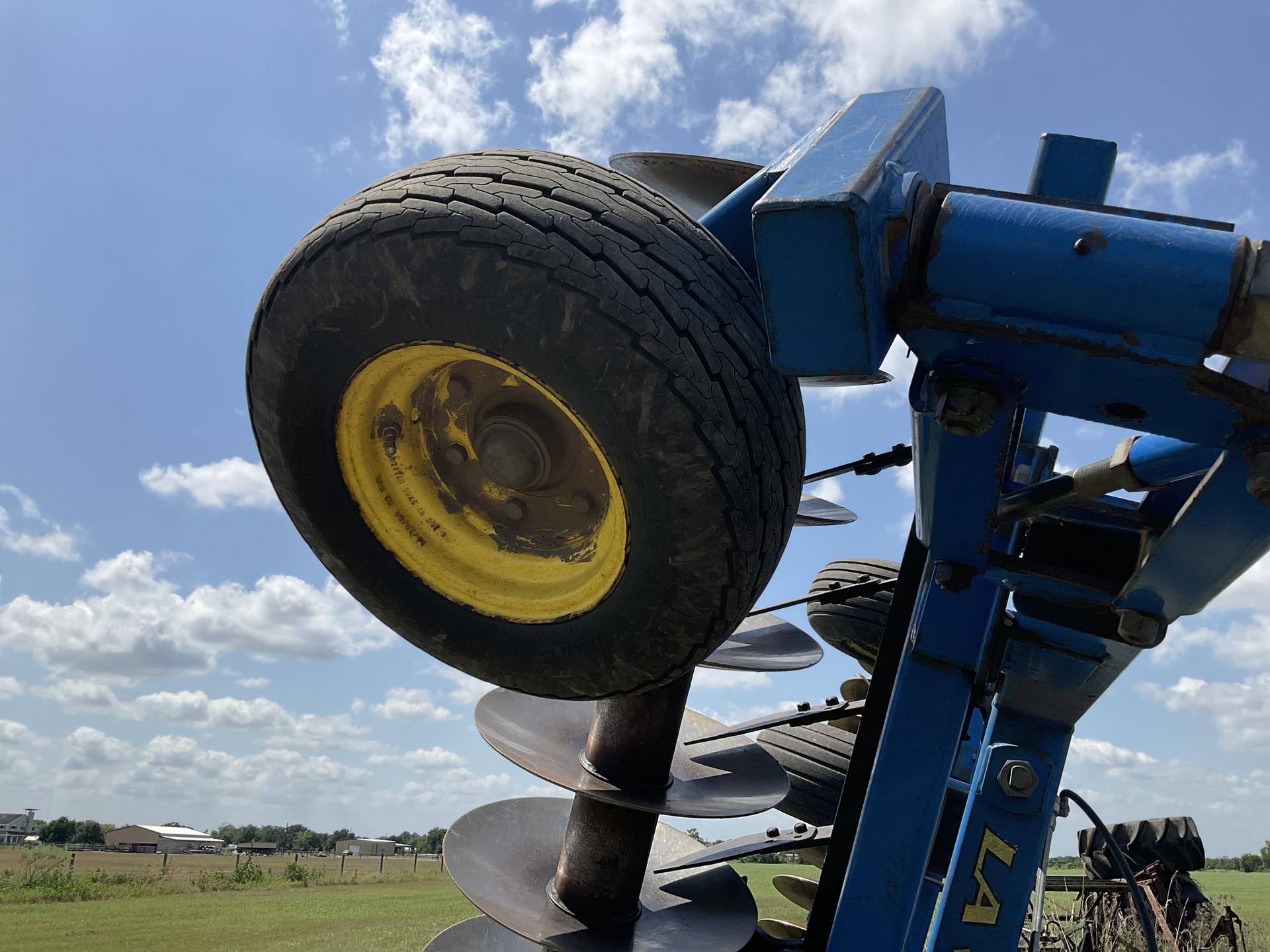 2014 Landoll 6230 Image