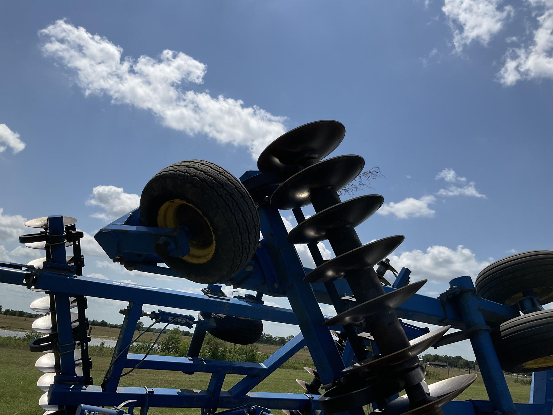 2014 Landoll 6230 Image