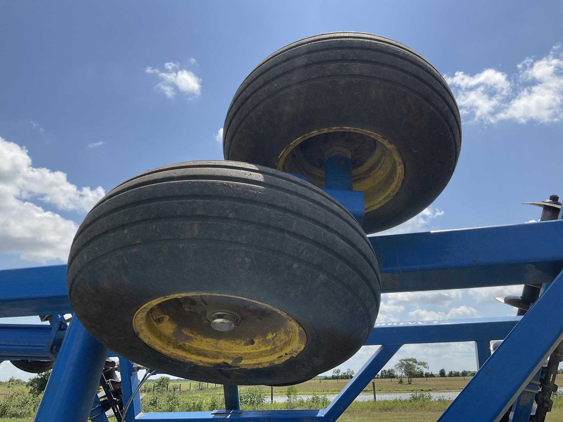 2014 Landoll 6230 Image