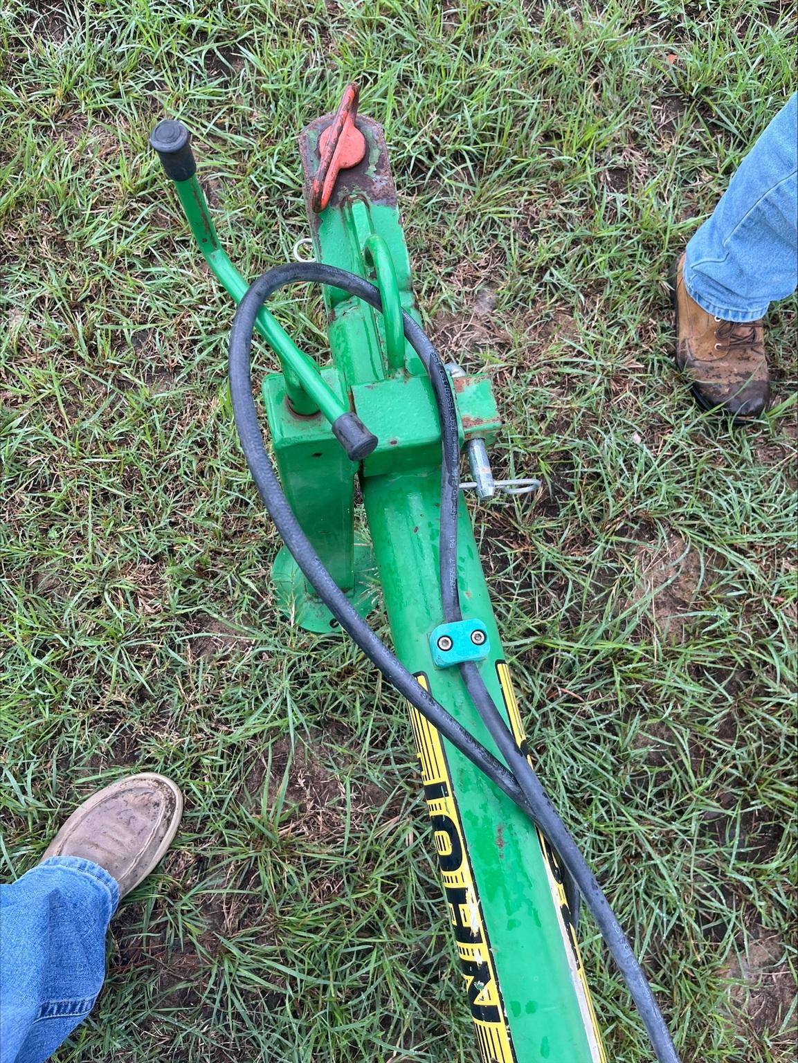 2005 John Deere 702 Image