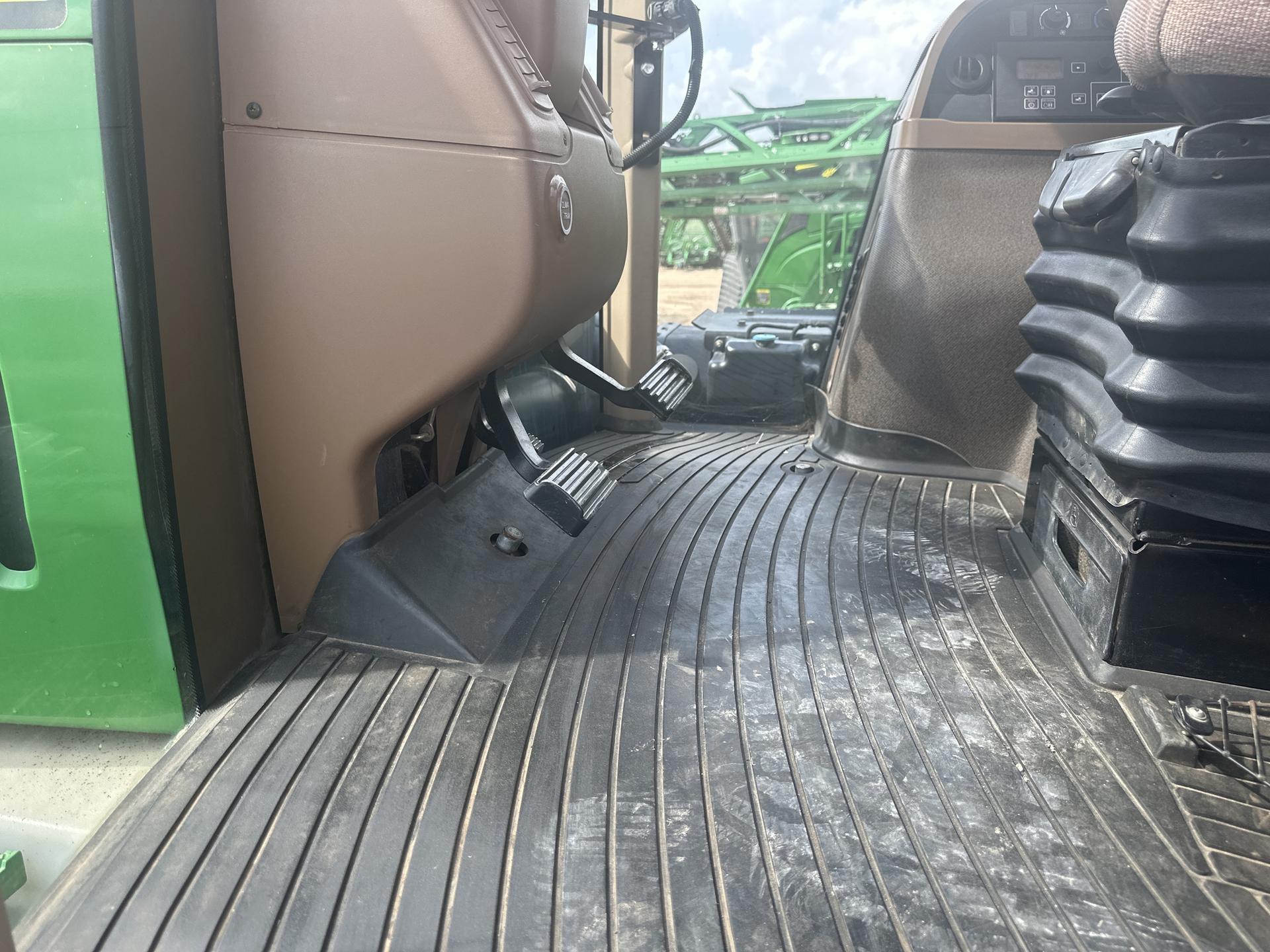 2011 John Deere 9530 Image