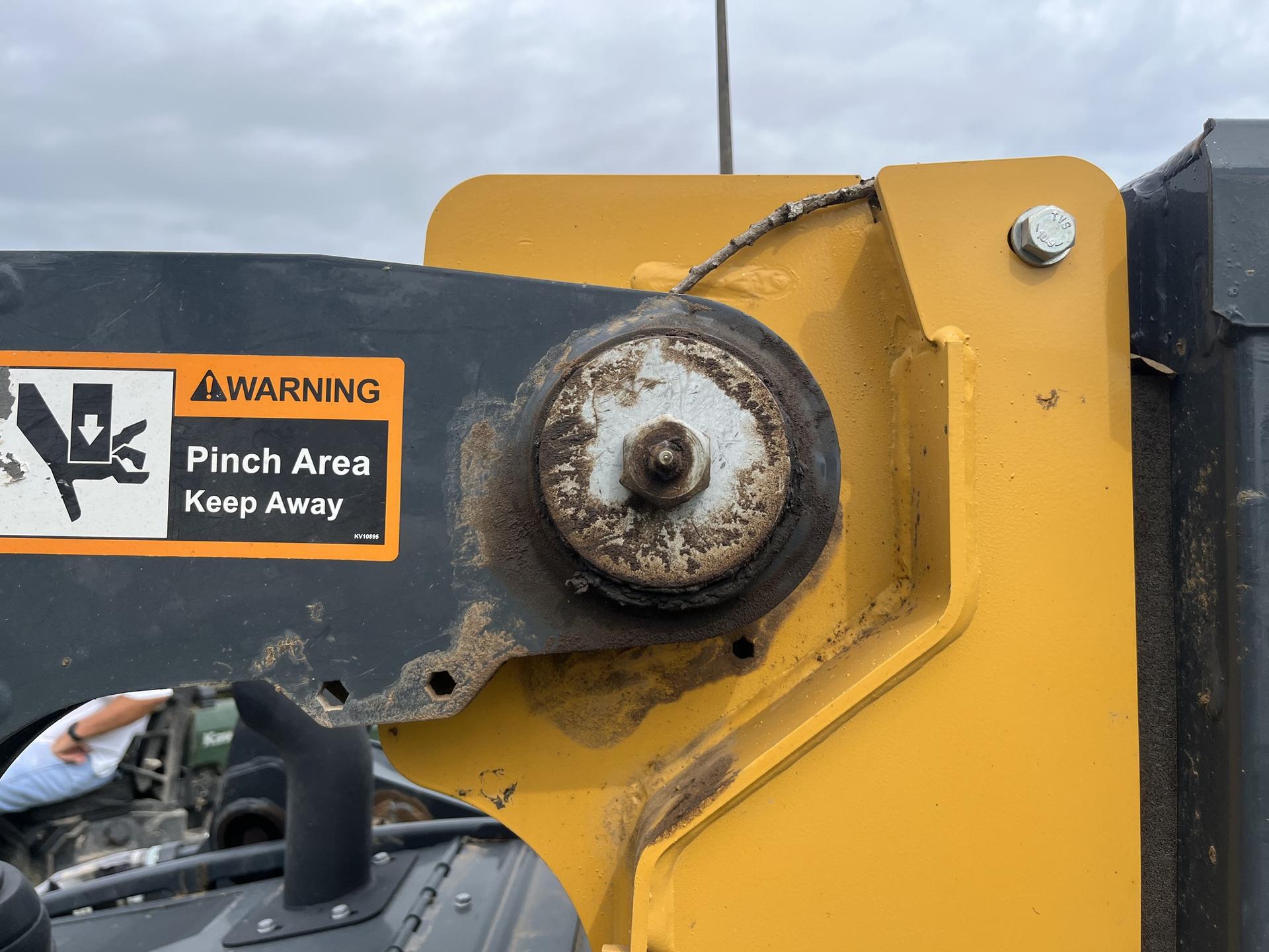 2023 John Deere 325G Image