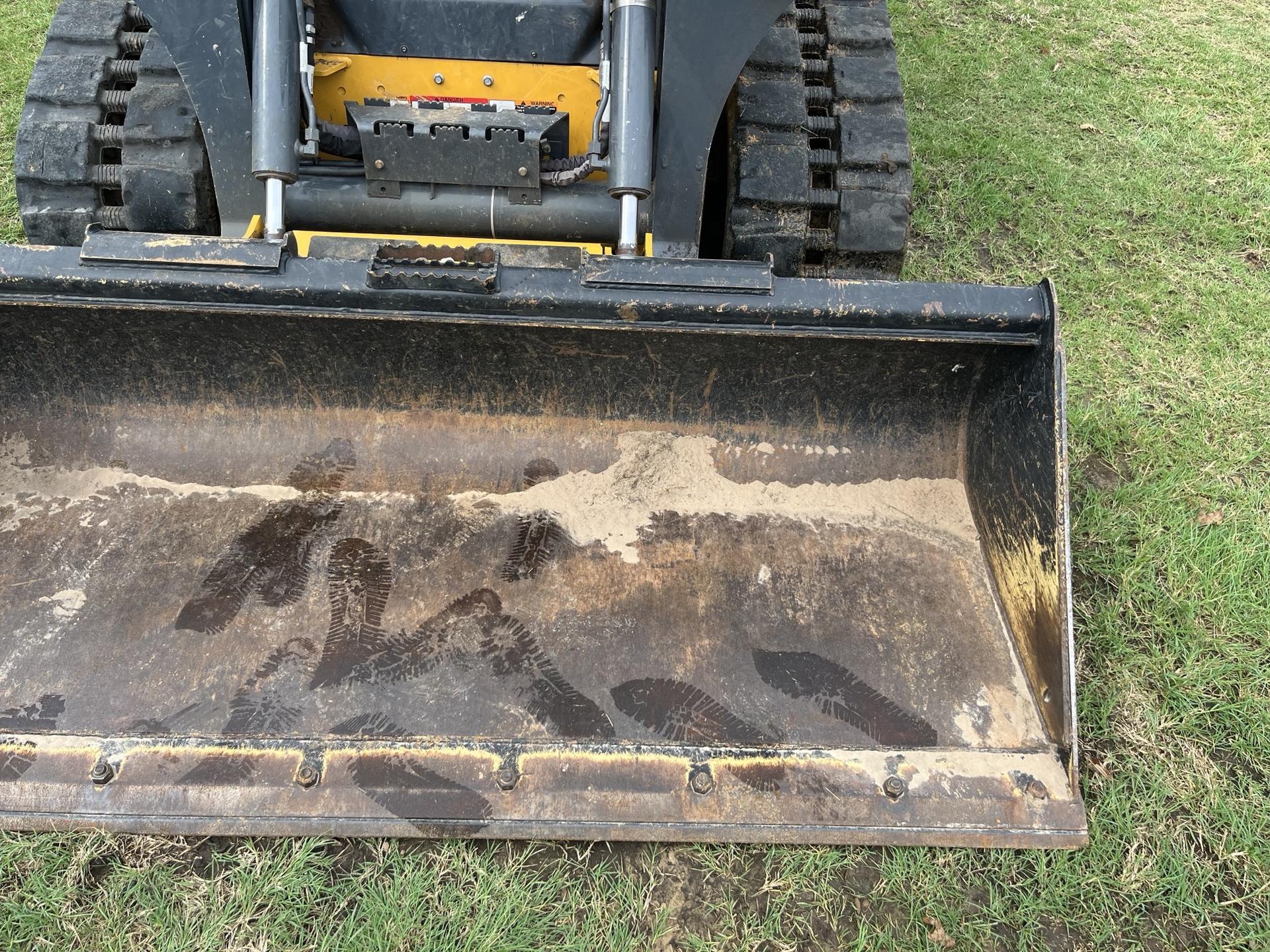 2023 John Deere 325G Image