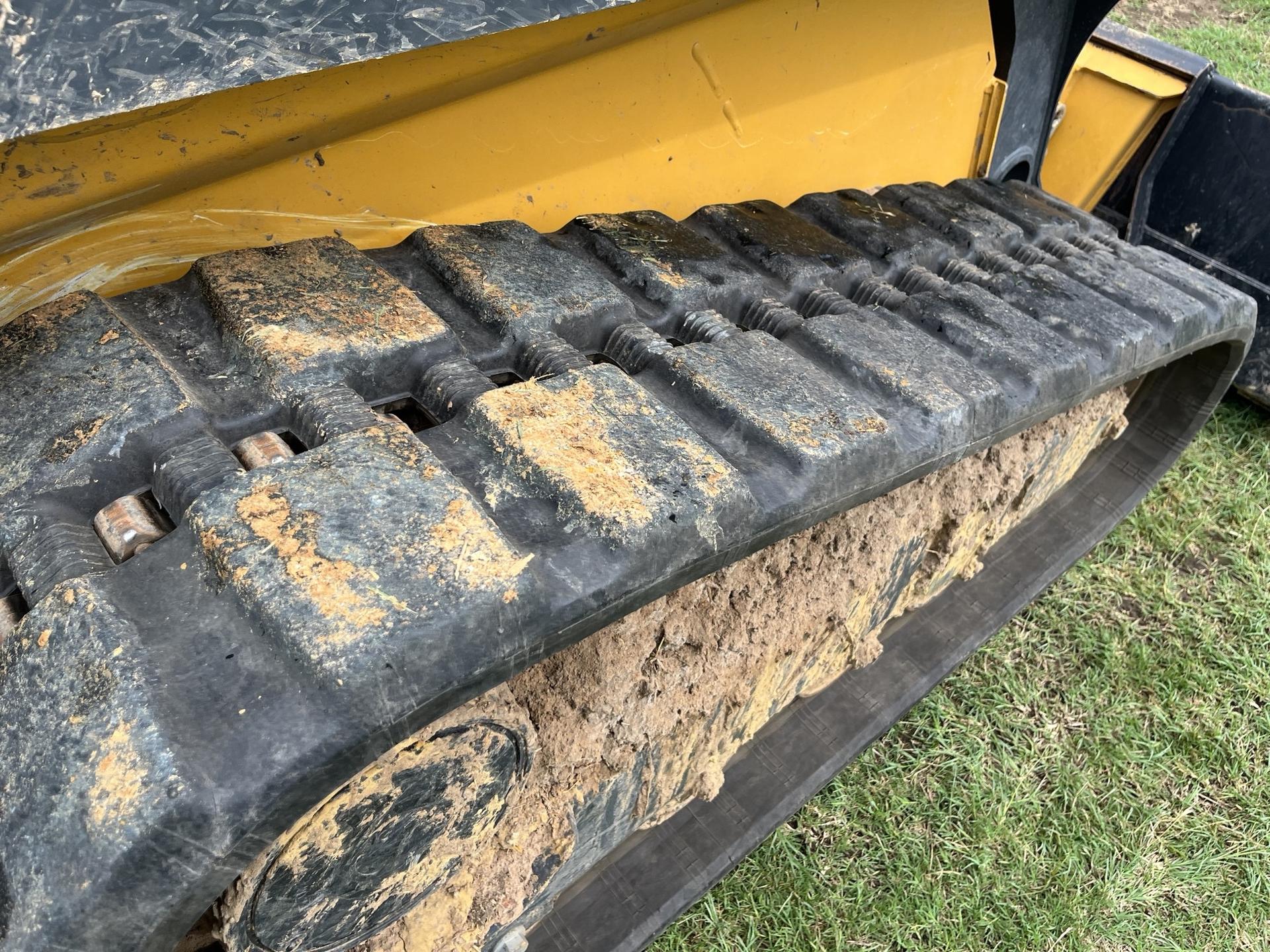 2023 John Deere 325G Image