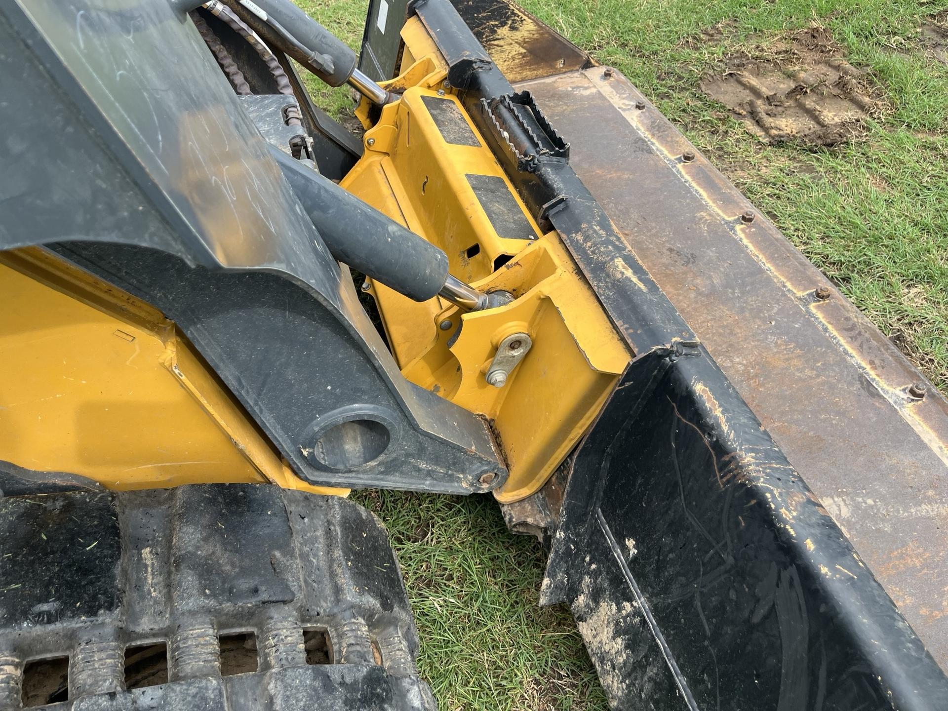 2023 John Deere 325G Image