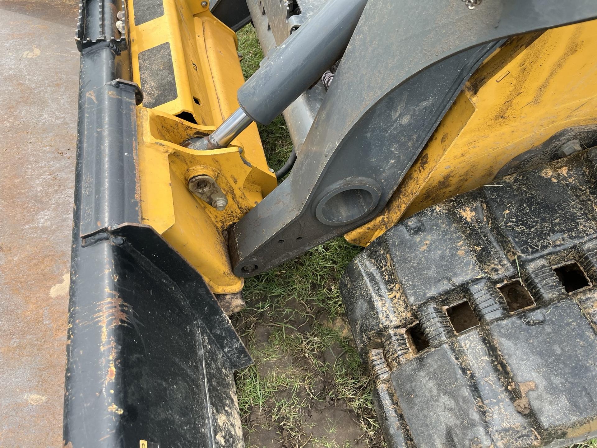2023 John Deere 325G Image