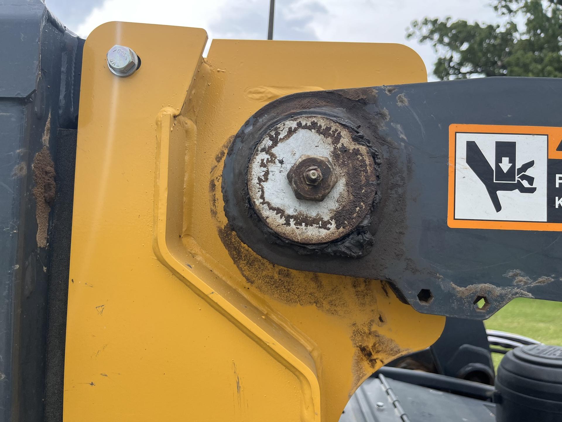 2023 John Deere 325G Image