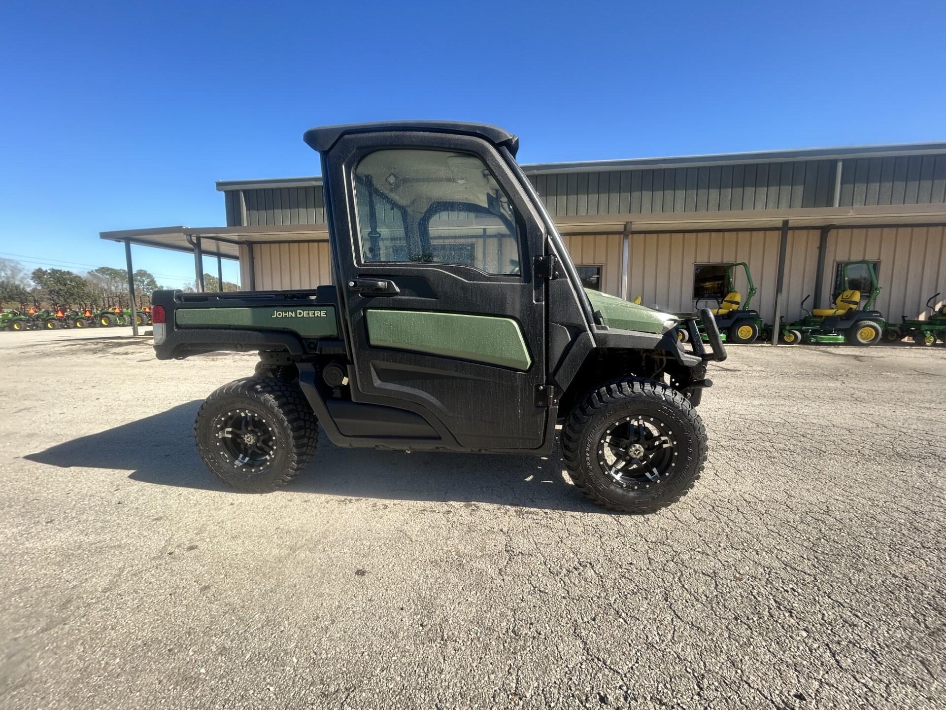 2019 John Deere XUV 835R Image