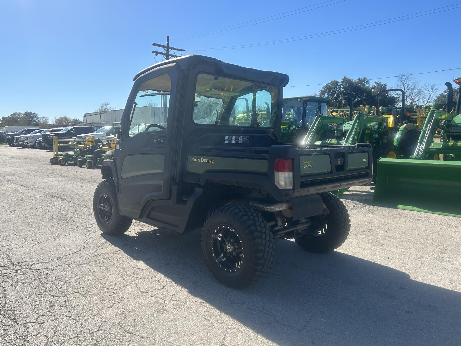 2019 John Deere XUV 835R Image