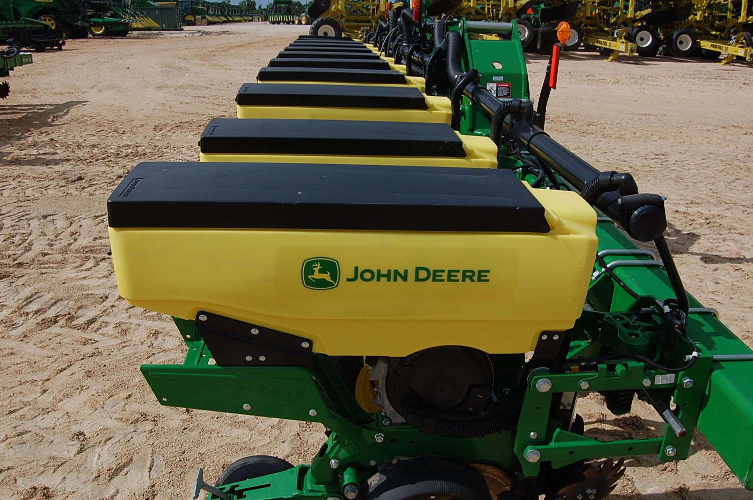 2024 John Deere 1725 Image
