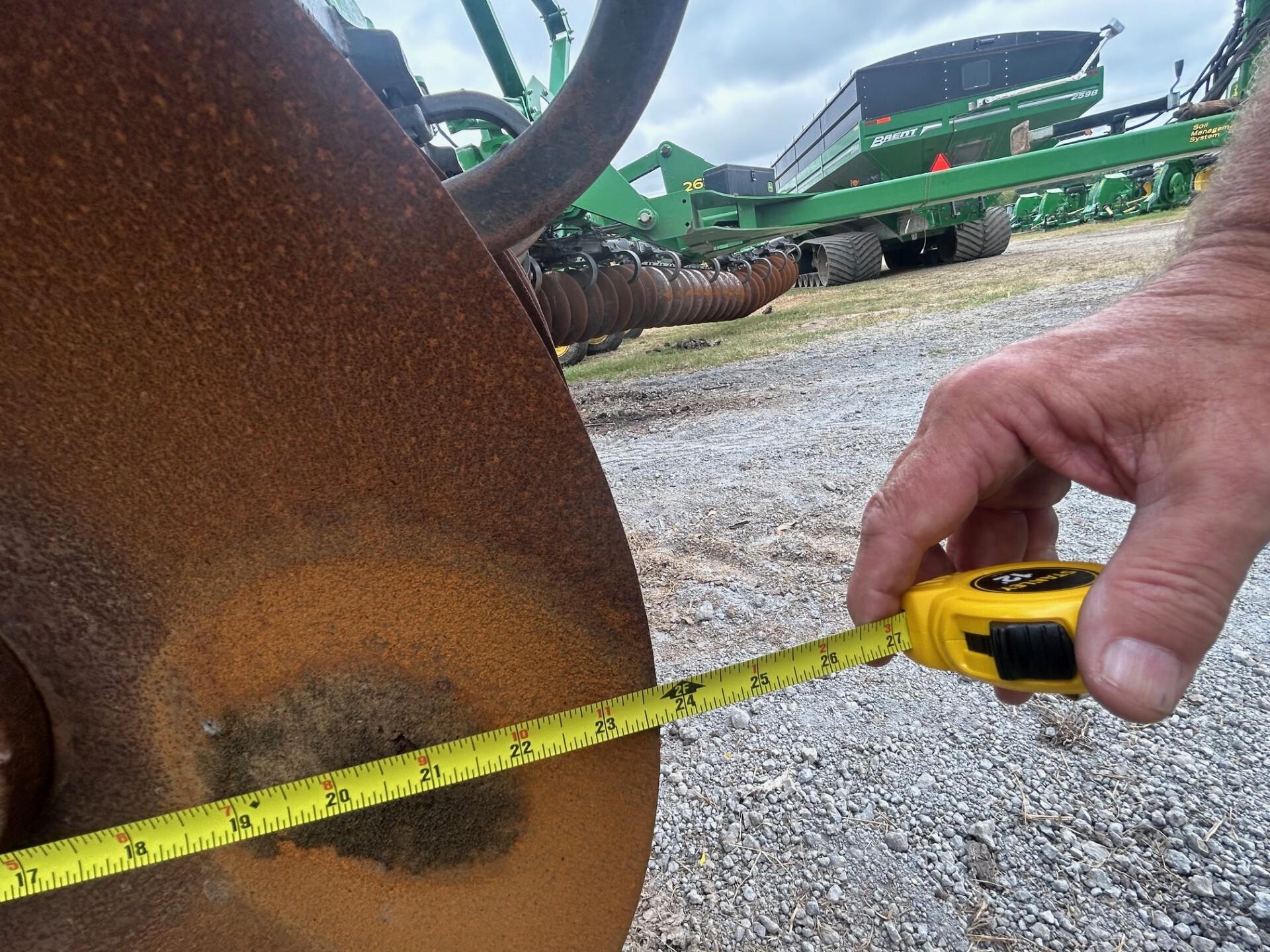 2023 John Deere 2633 LT Fold Disk – 40’8″ DPFS Image