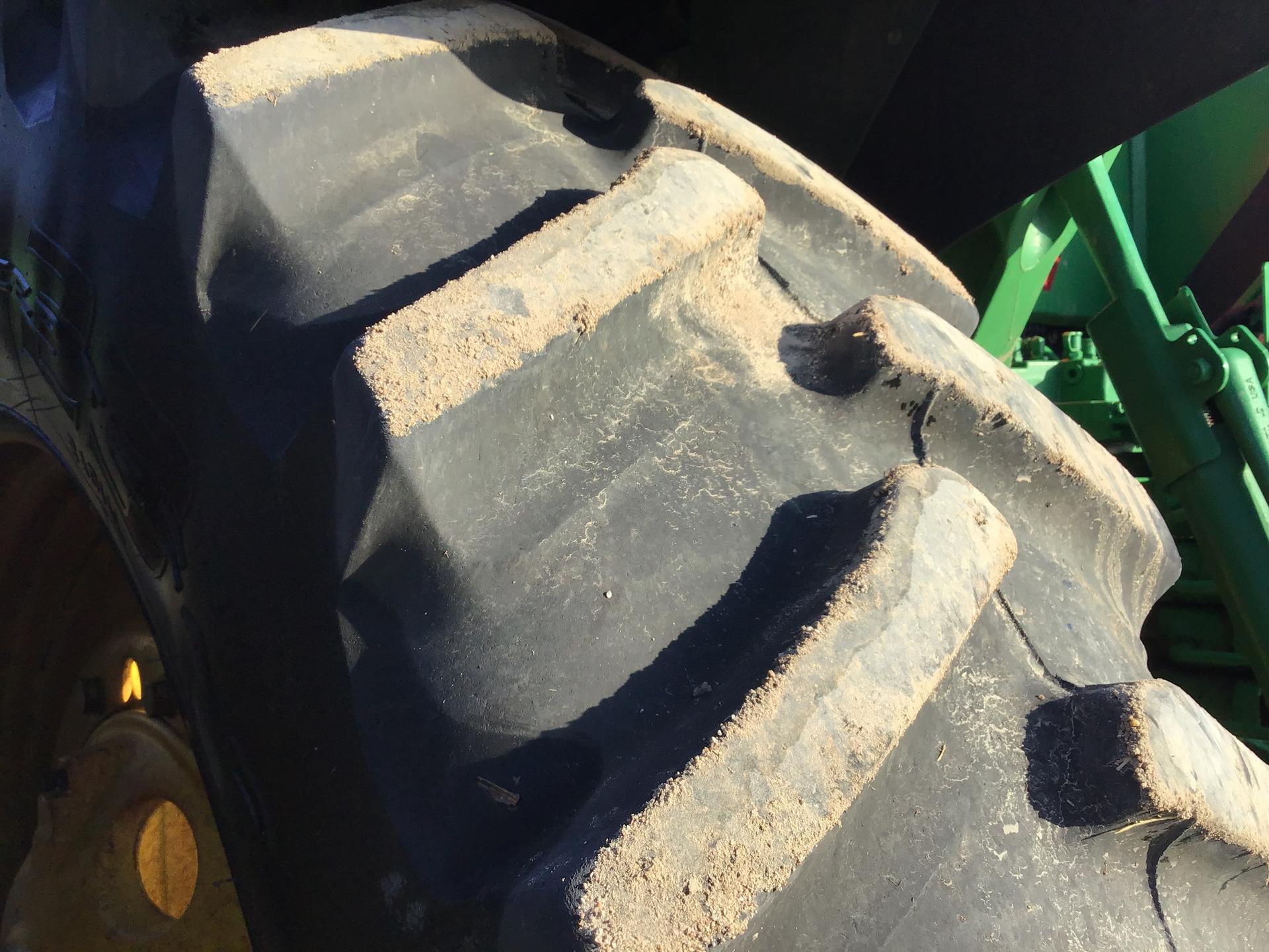 2021 John Deere 8R 230 Image