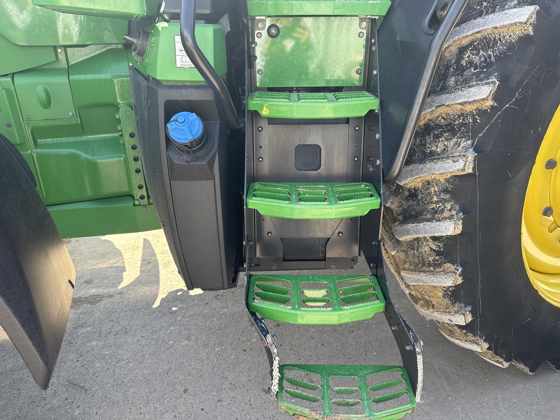 2023 John Deere 8R 310 Image