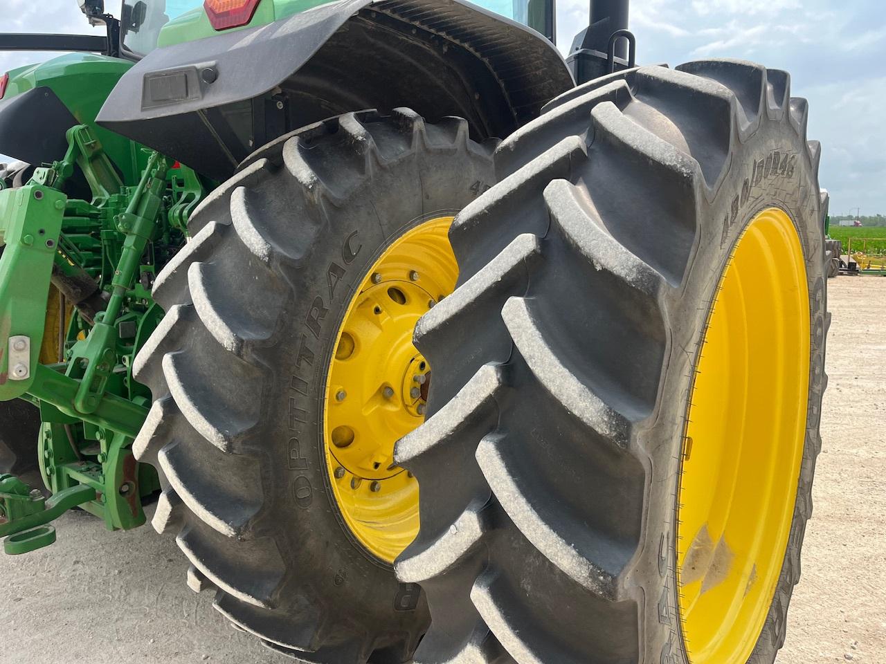 2022 John Deere 7R 210 Image