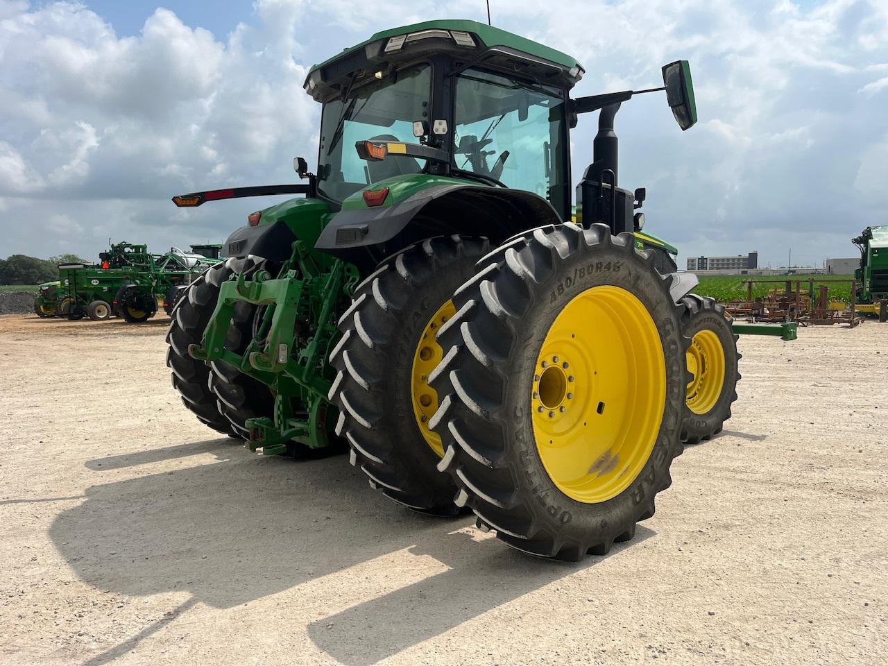 2022 John Deere 7R 210 Image