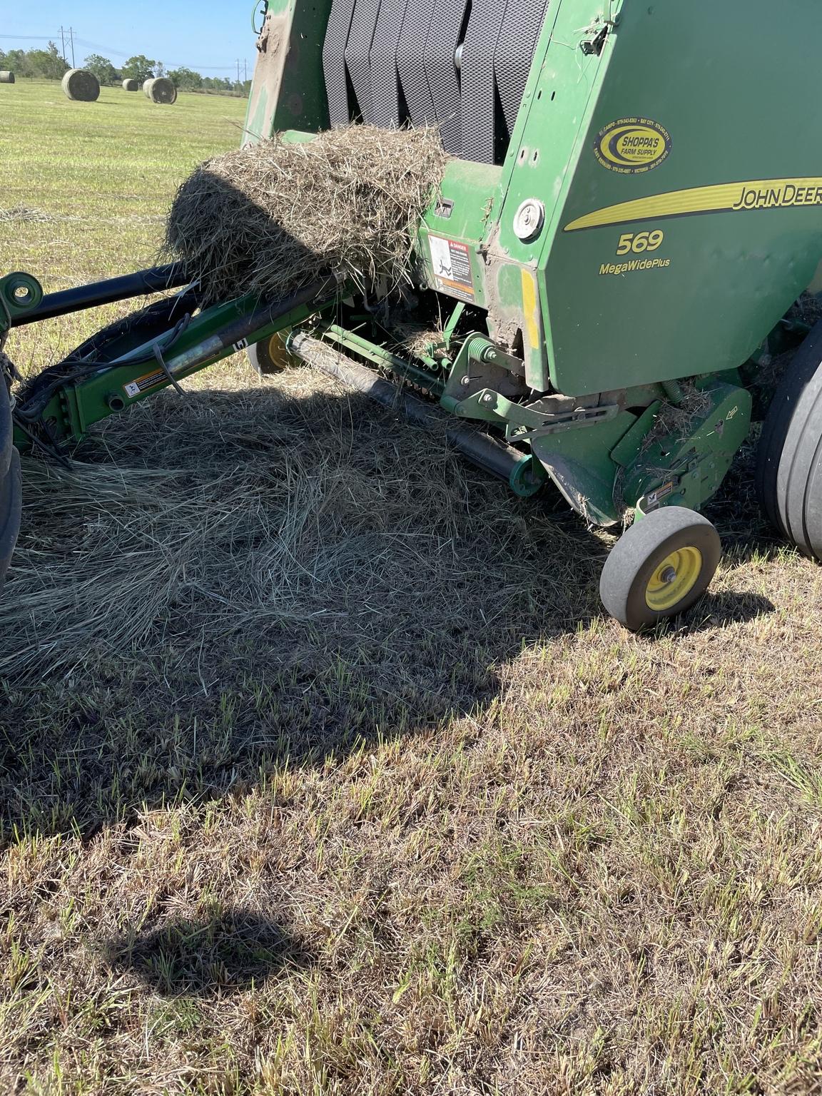 2014 John Deere 569 Image
