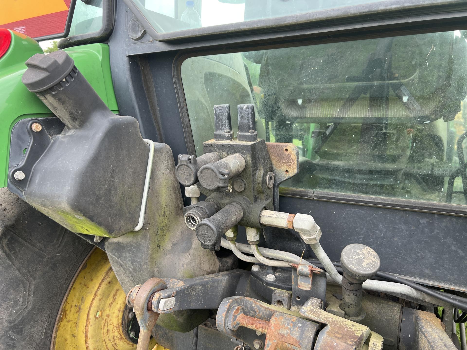 2006 John Deere 5425 Image