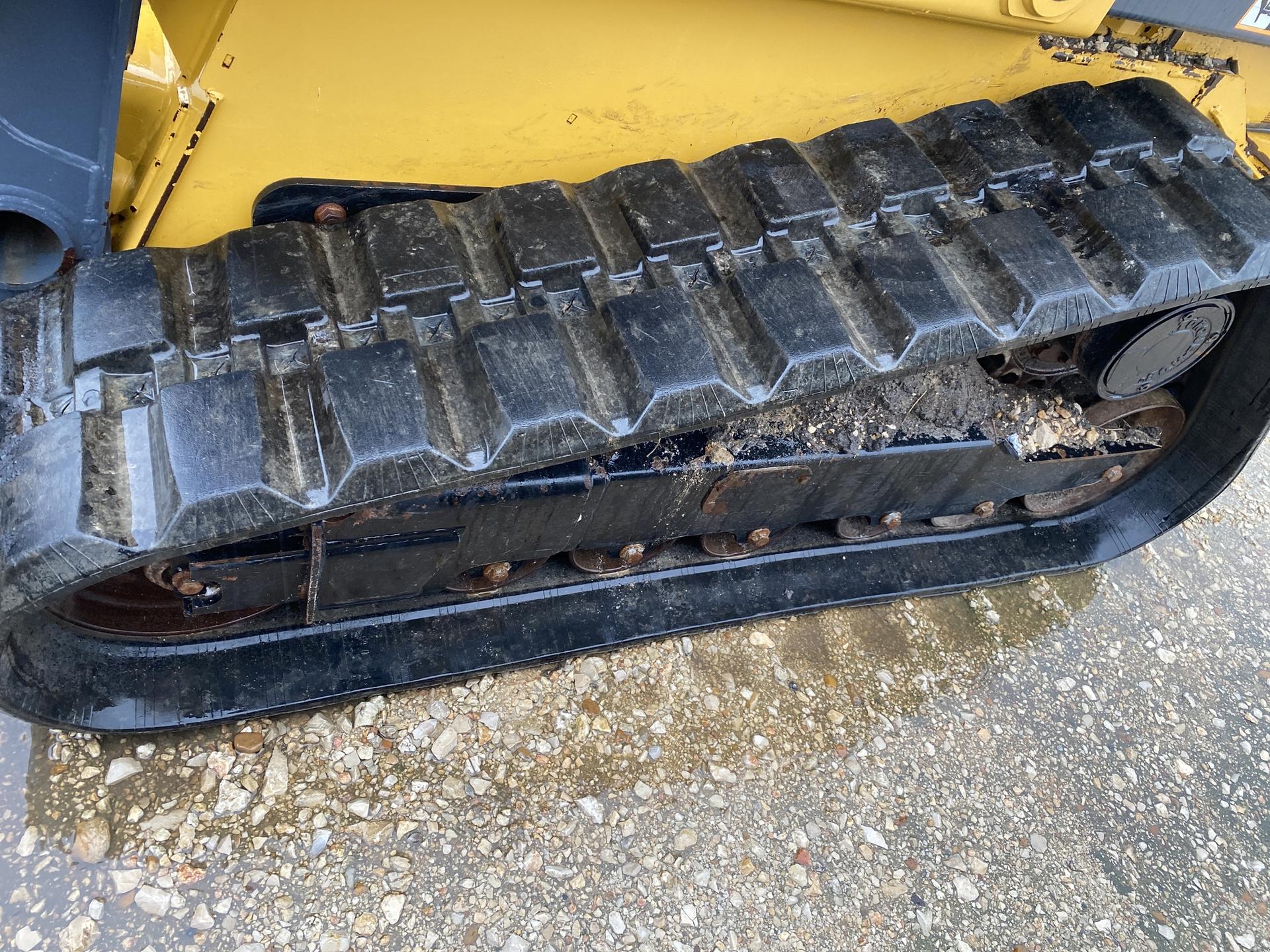 2018 John Deere 333G Image