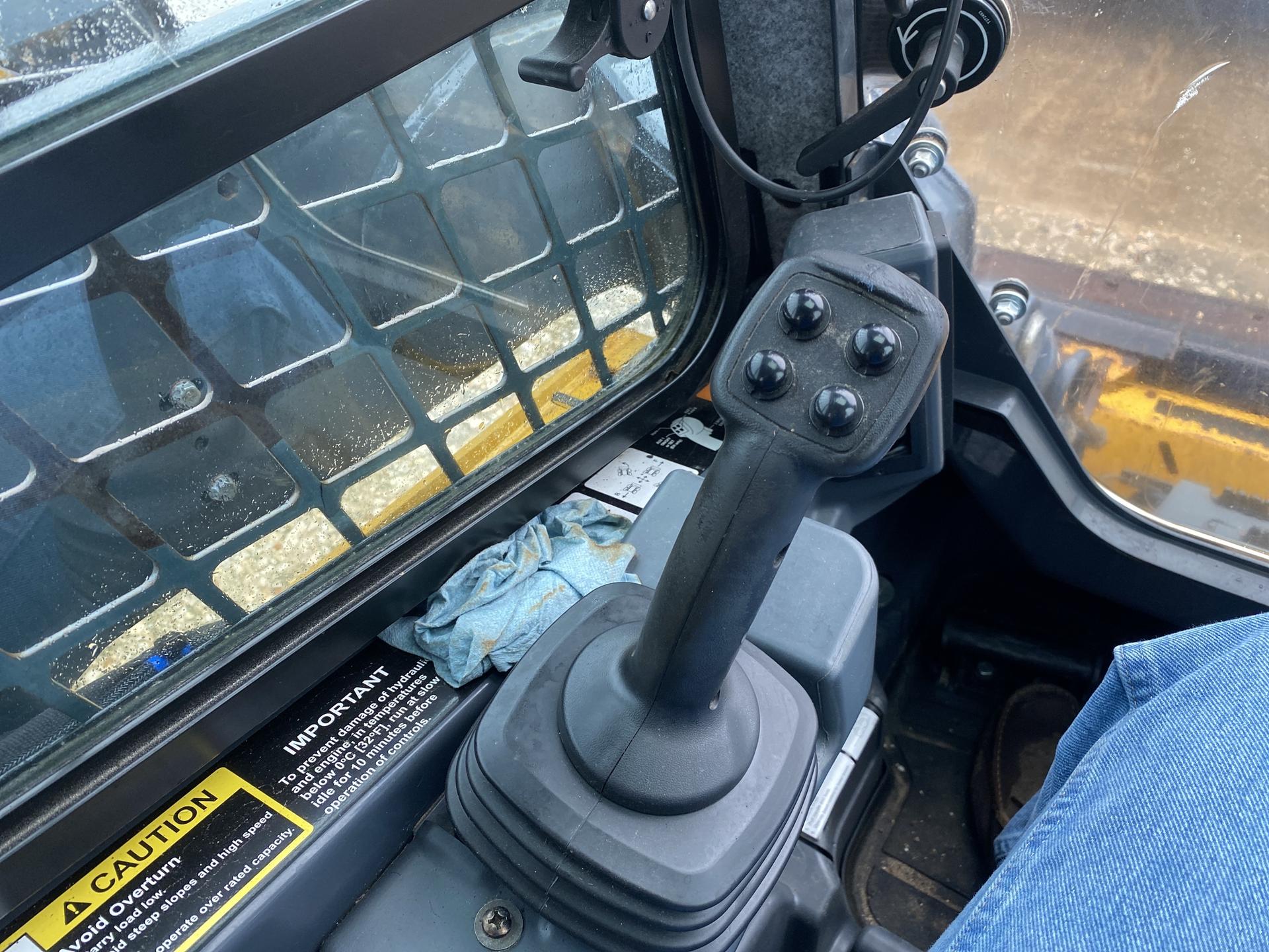 2018 John Deere 333G Image