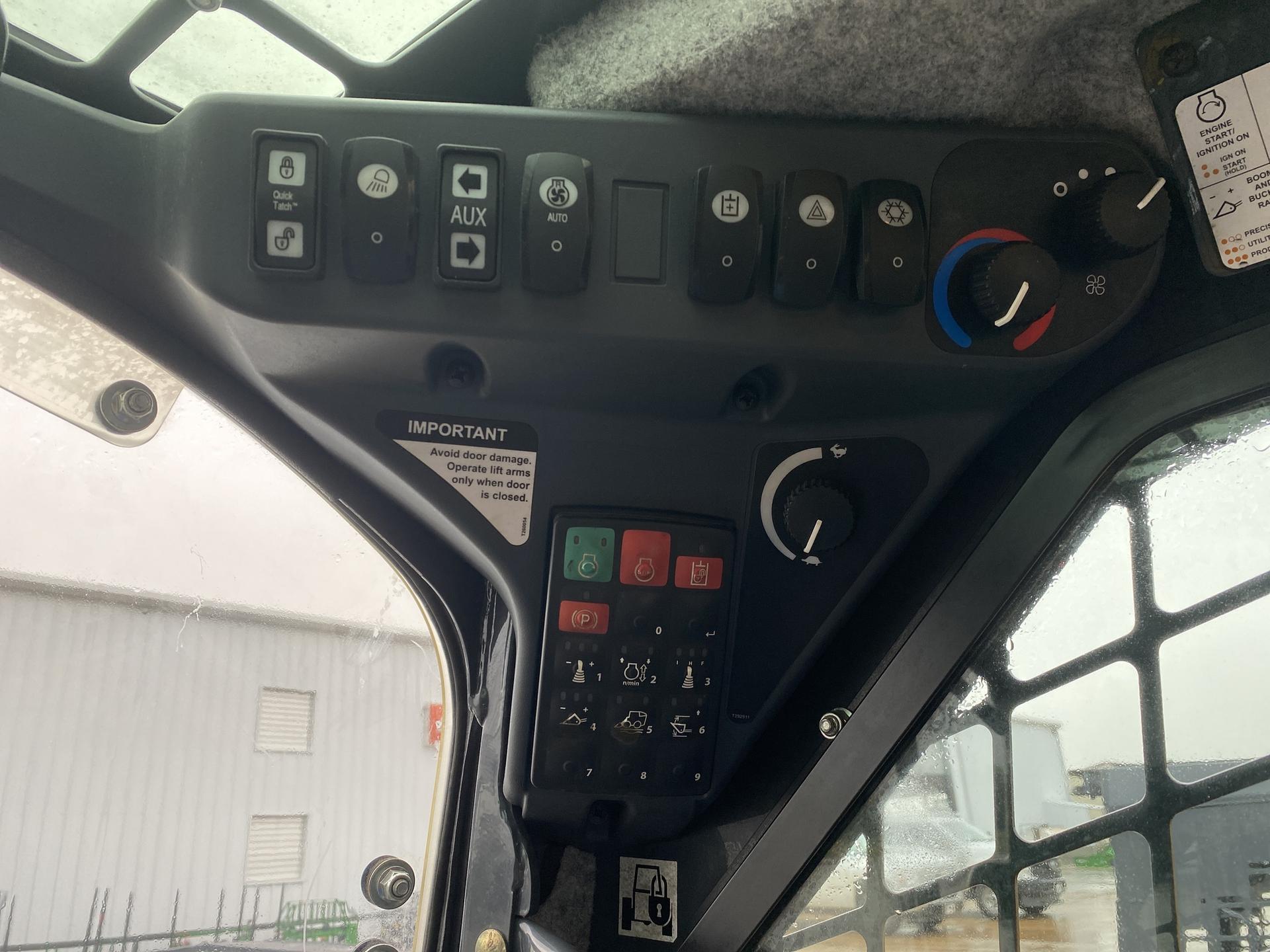 2018 John Deere 333G Image