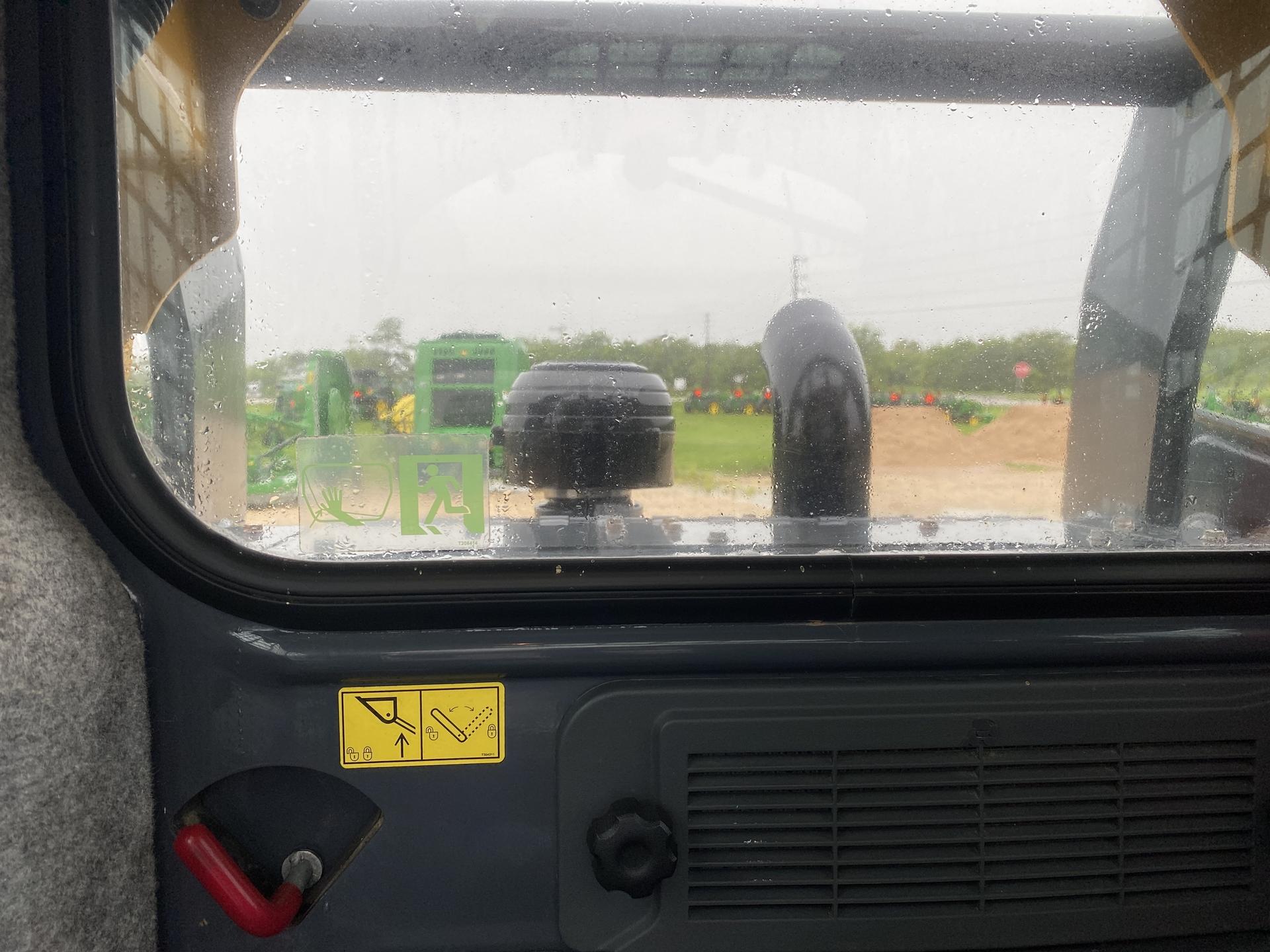 2018 John Deere 333G Image