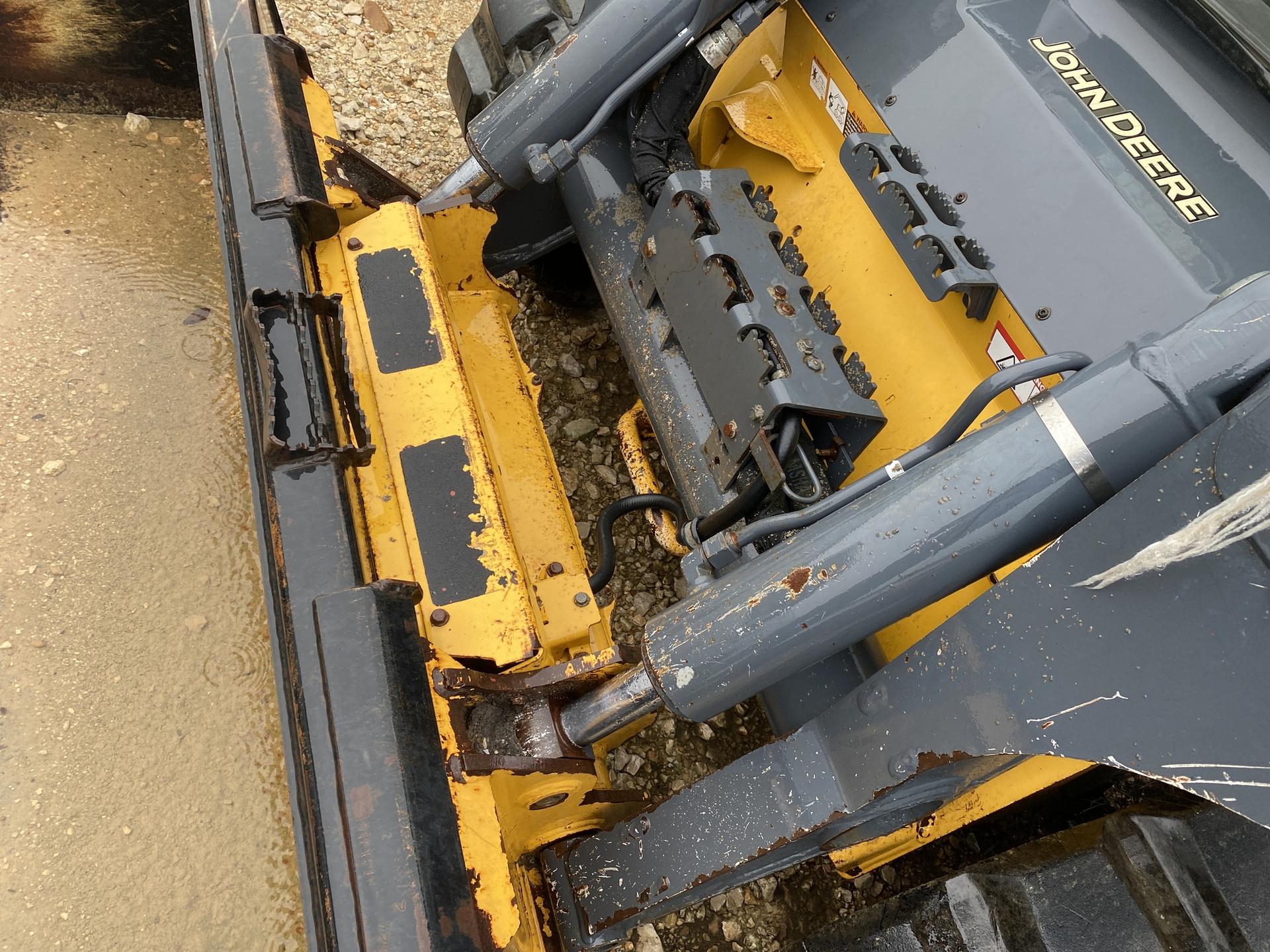 2018 John Deere 333G Image