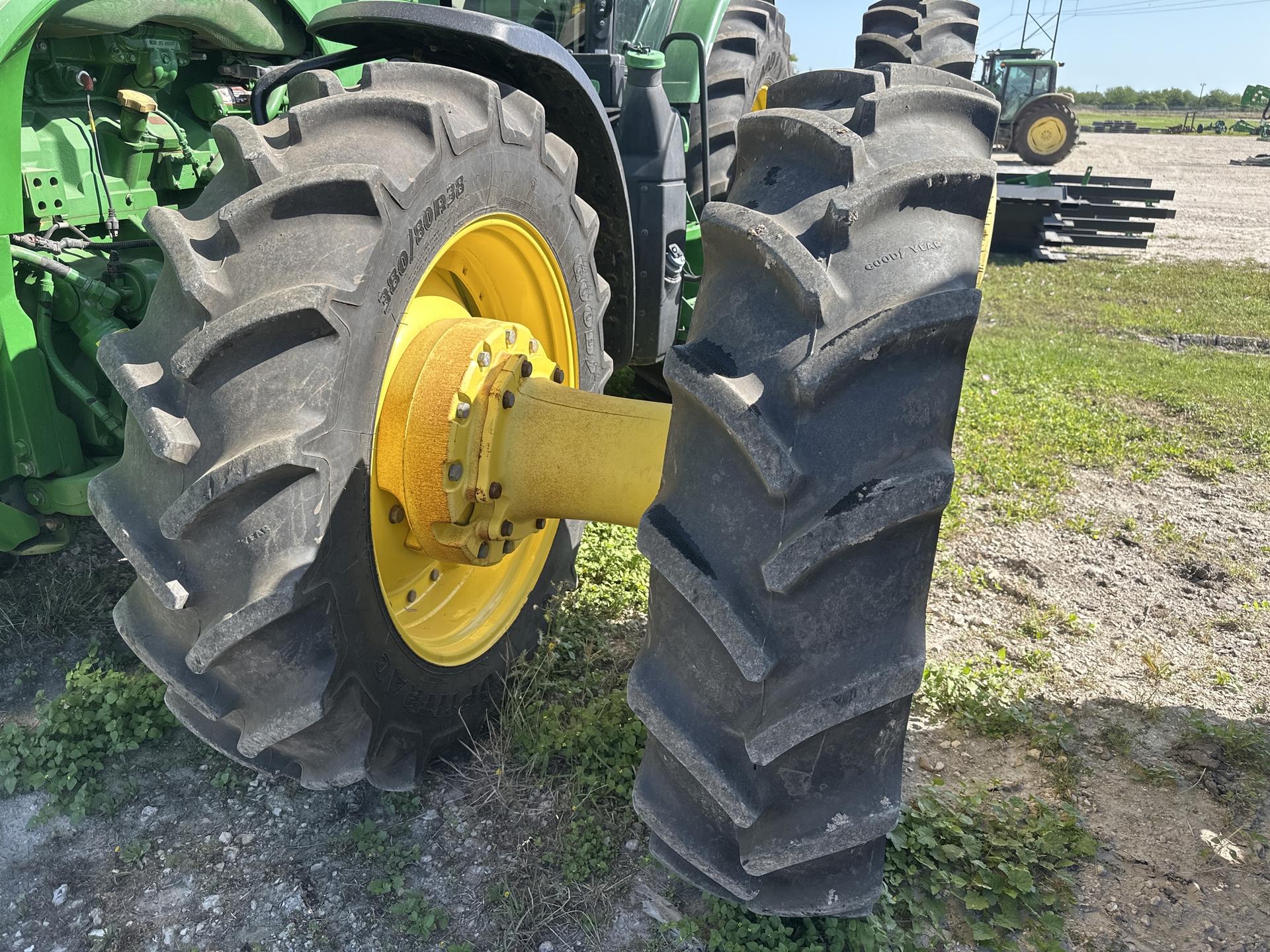 2016 John Deere 8370R Image