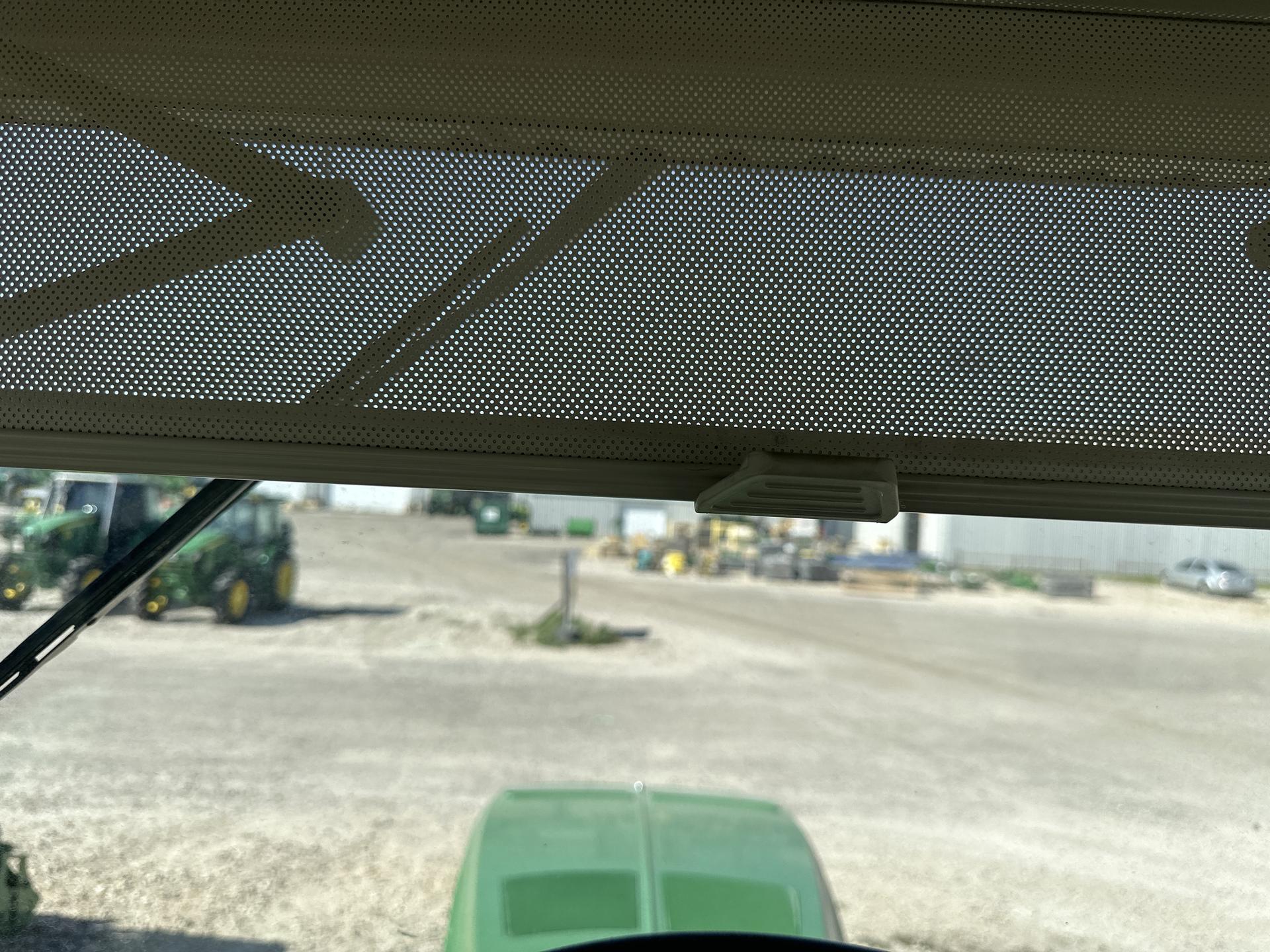 2016 John Deere 8370R Image