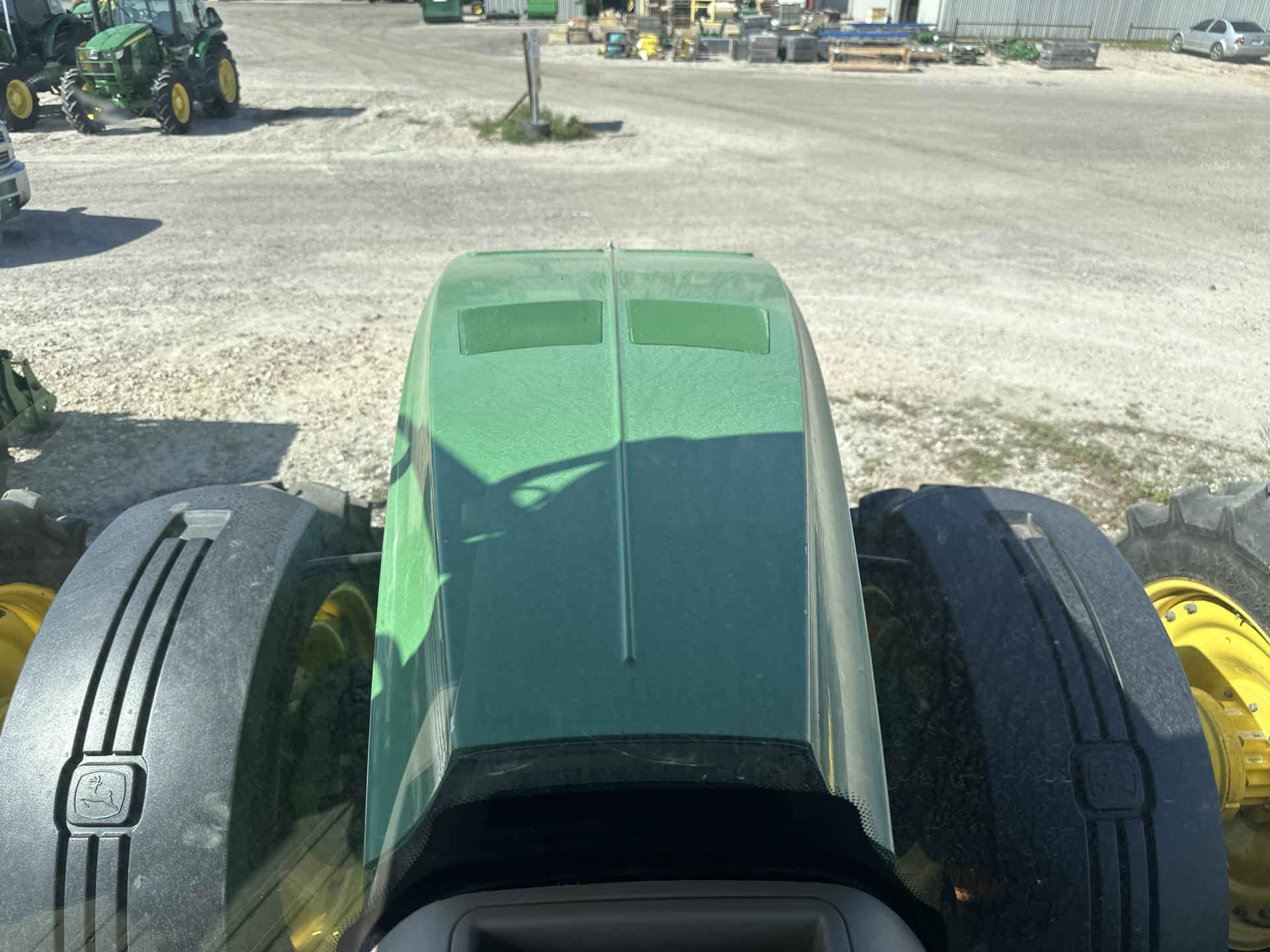 2016 John Deere 8370R Image