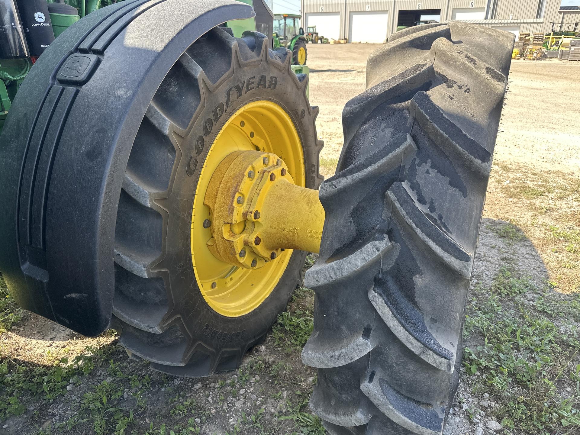 2016 John Deere 8370R Image