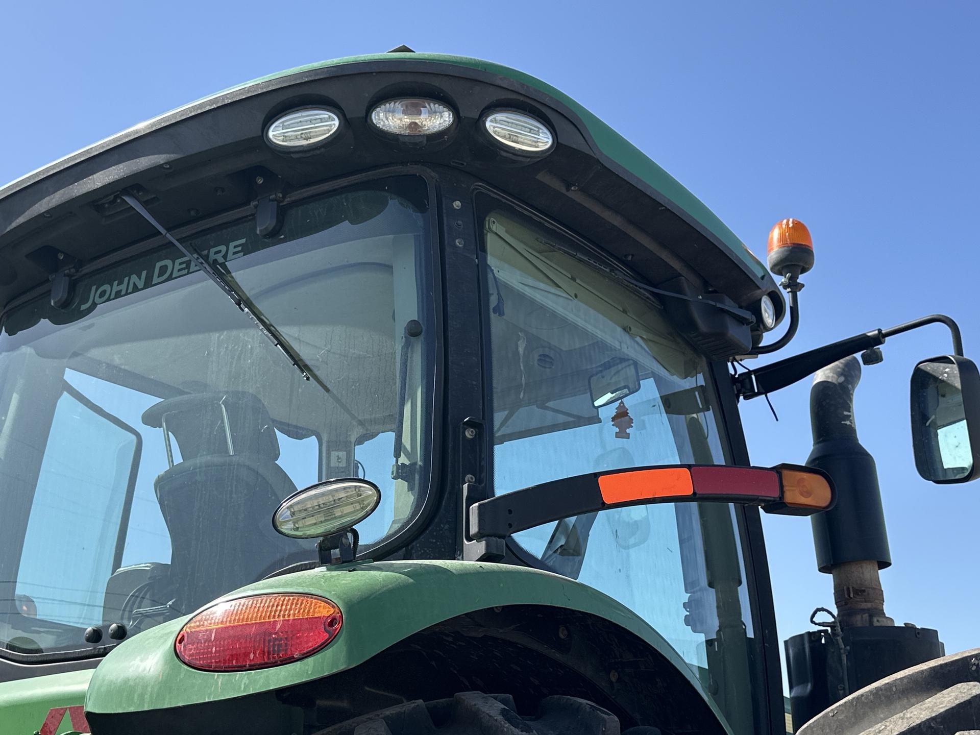 2016 John Deere 8370R Image