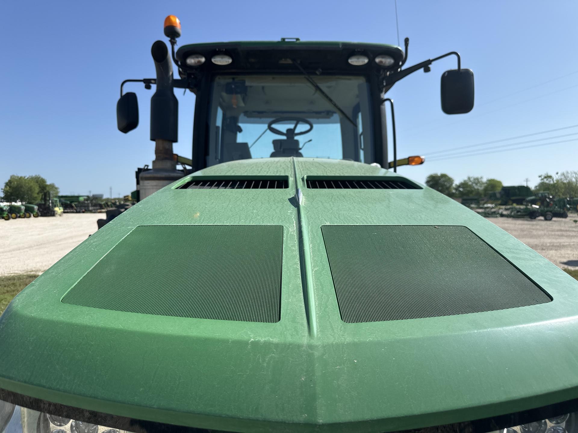 2016 John Deere 8370R Image