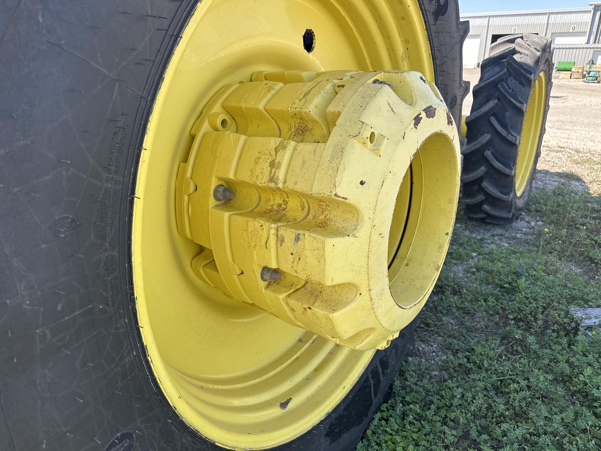 2016 John Deere 8370R Image