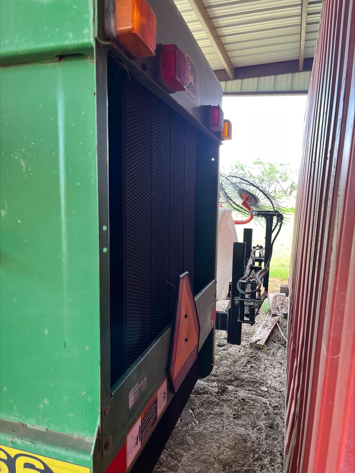 1997 John Deere 466 Image