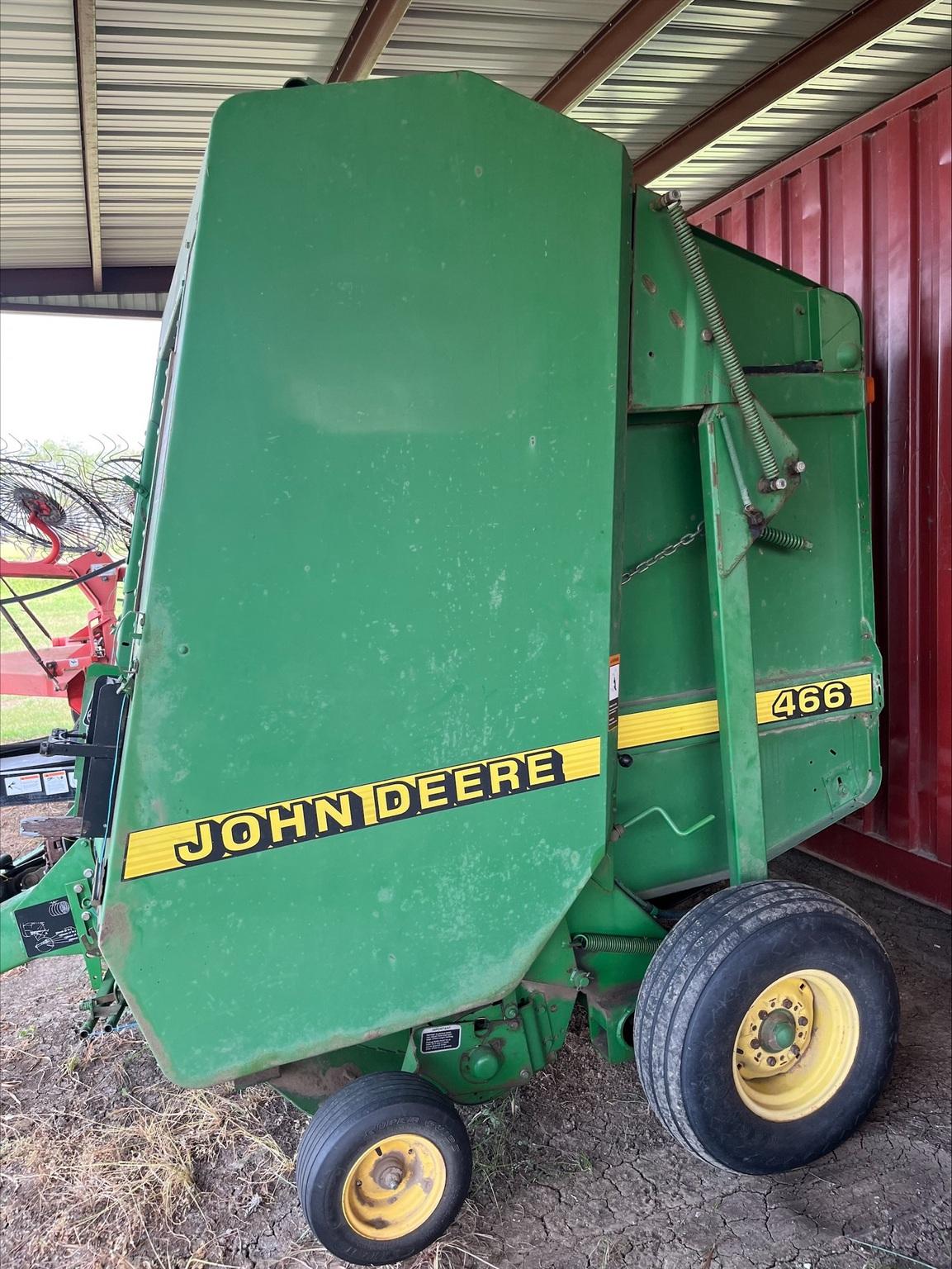 1997 John Deere 466 Image