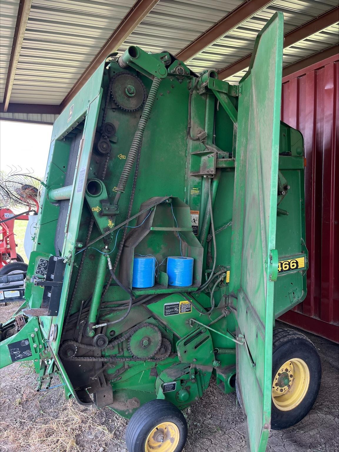 1997 John Deere 466 Image