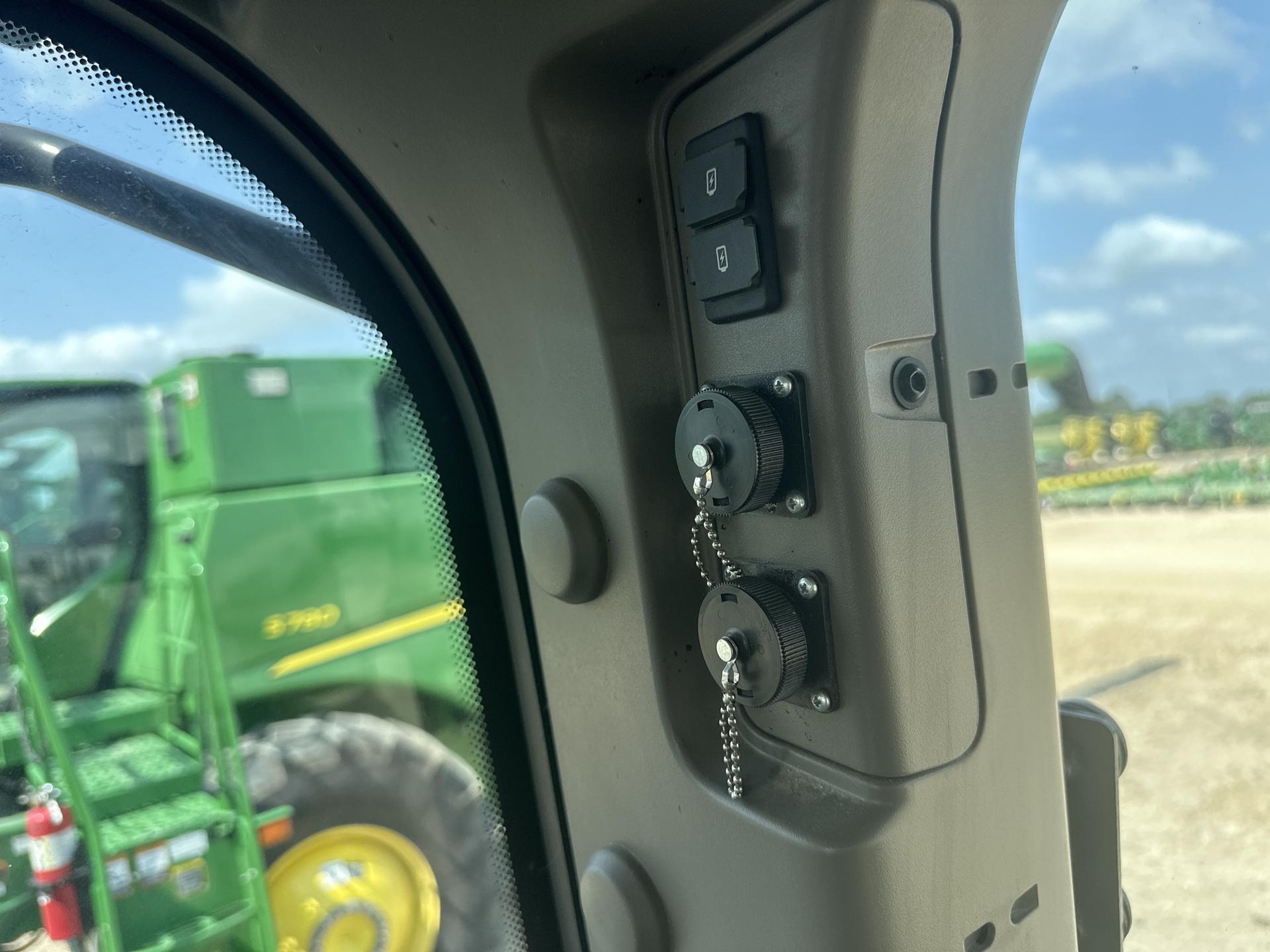 2020 John Deere 8R 340 Image