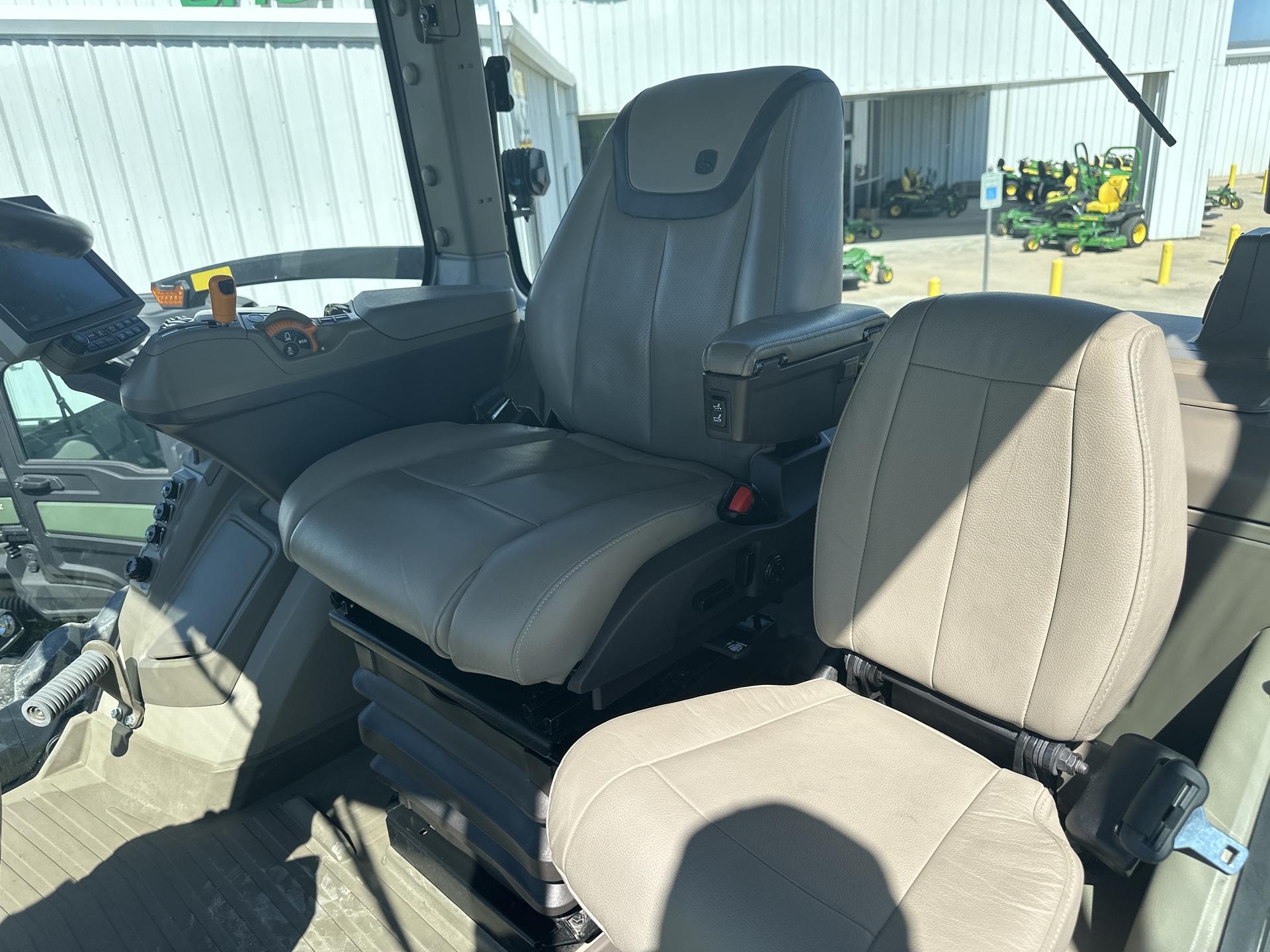 2021 John Deere 8RT 340 Image
